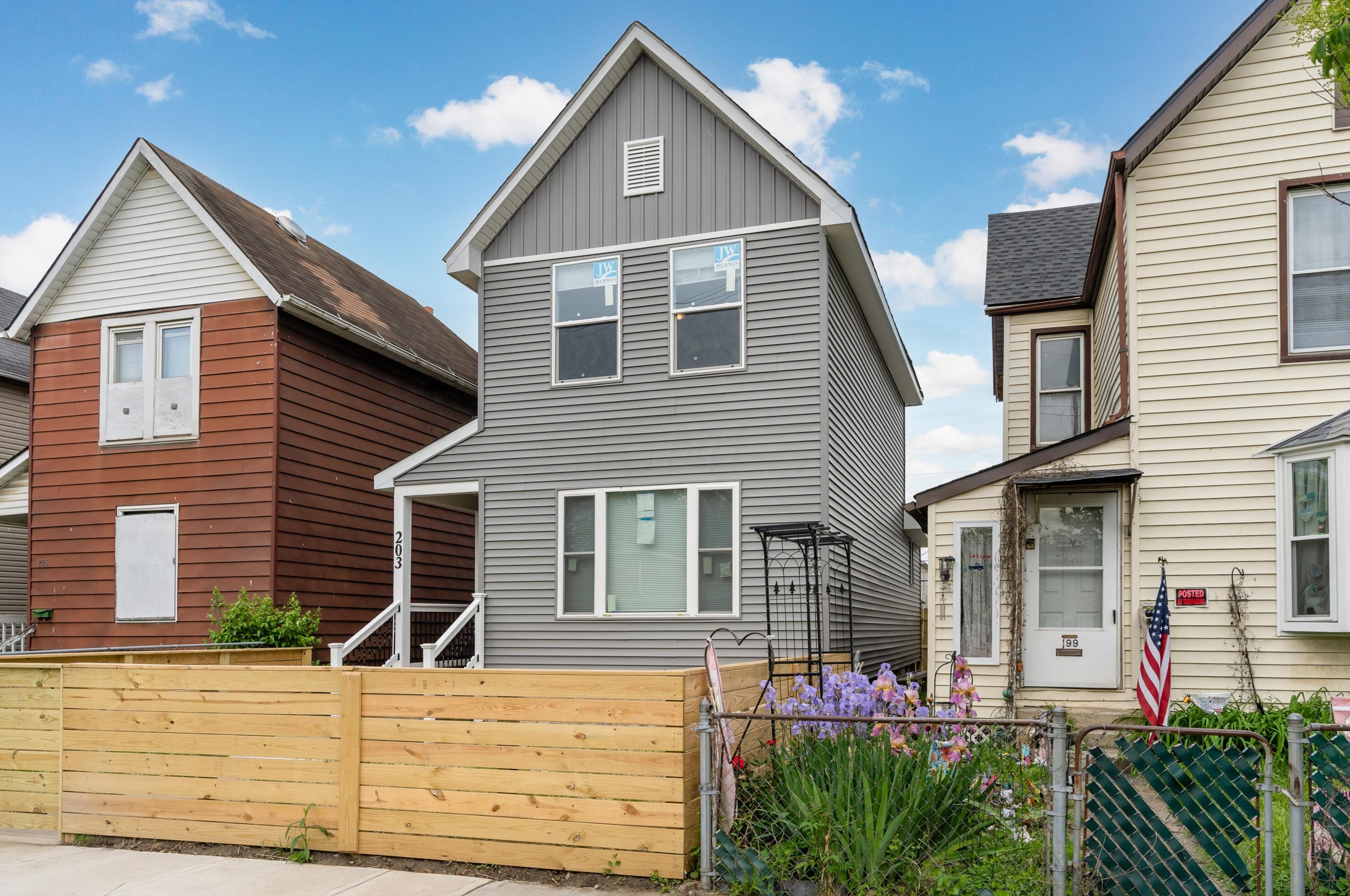 203 Hawkes Ave, Columbus OH  43223-1533 exterior