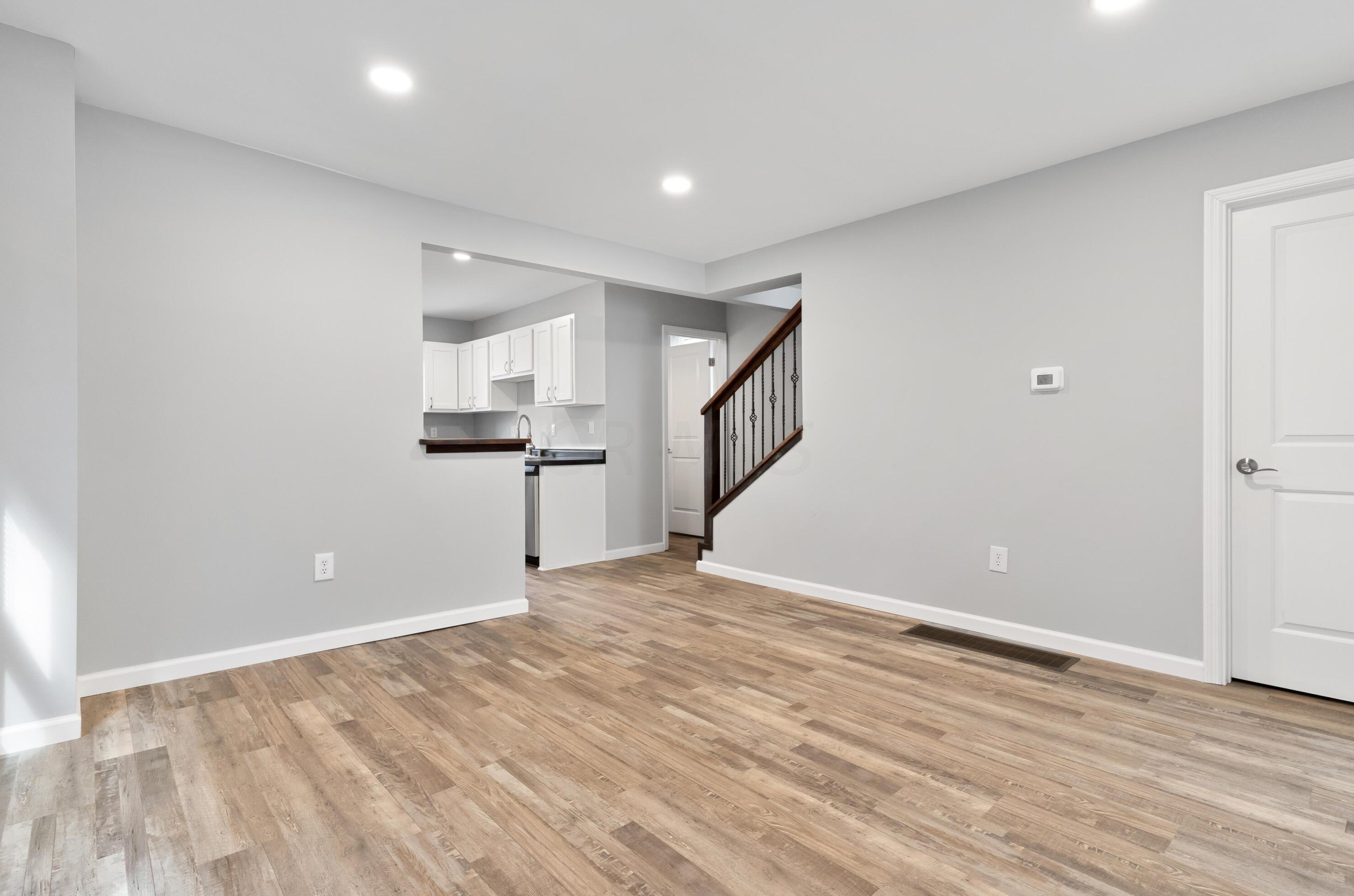 203 Hawkes Ave, Columbus OH  43223-1533 exterior