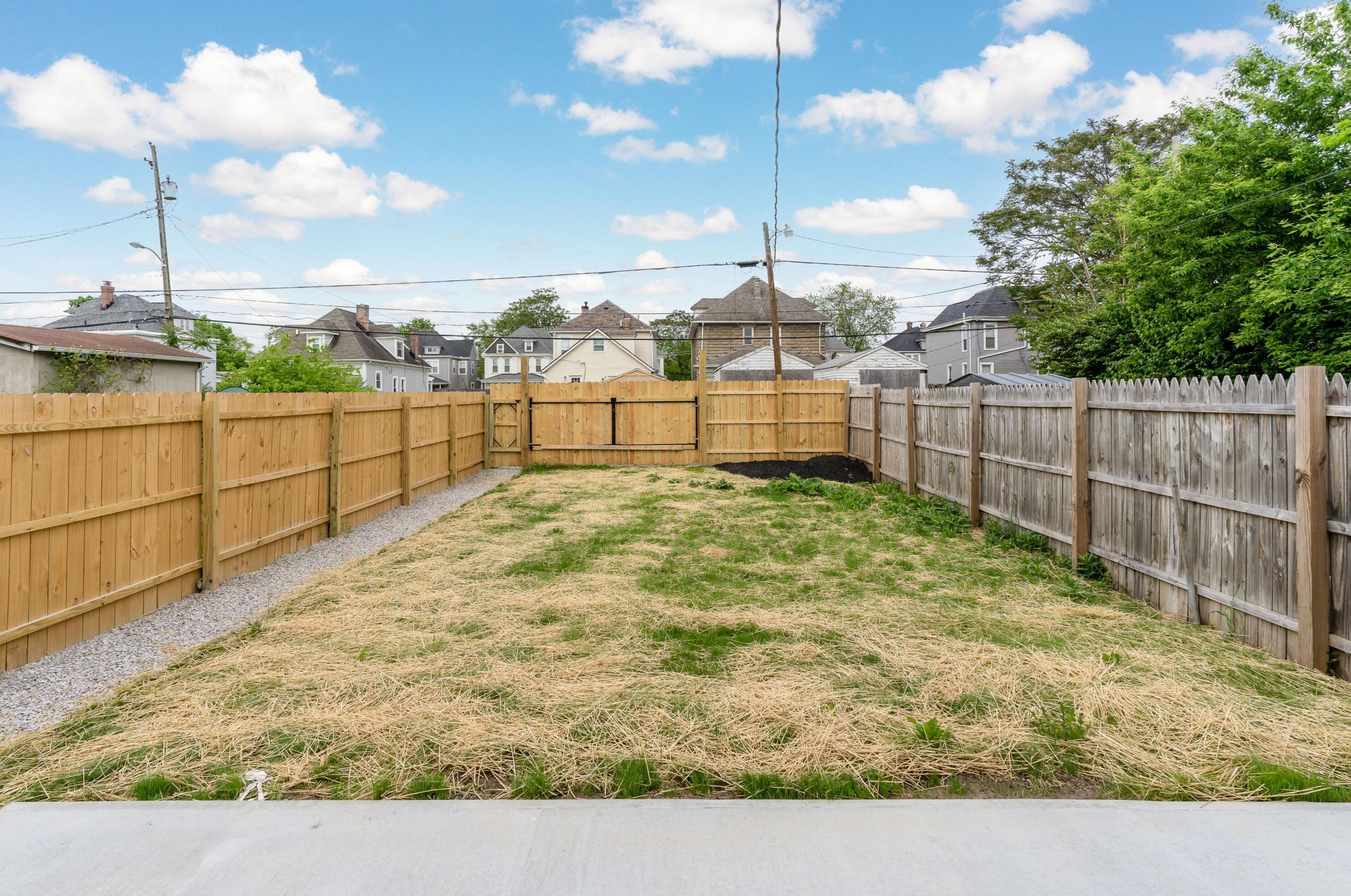203 Hawkes Ave, Columbus OH  43223-1533 exterior