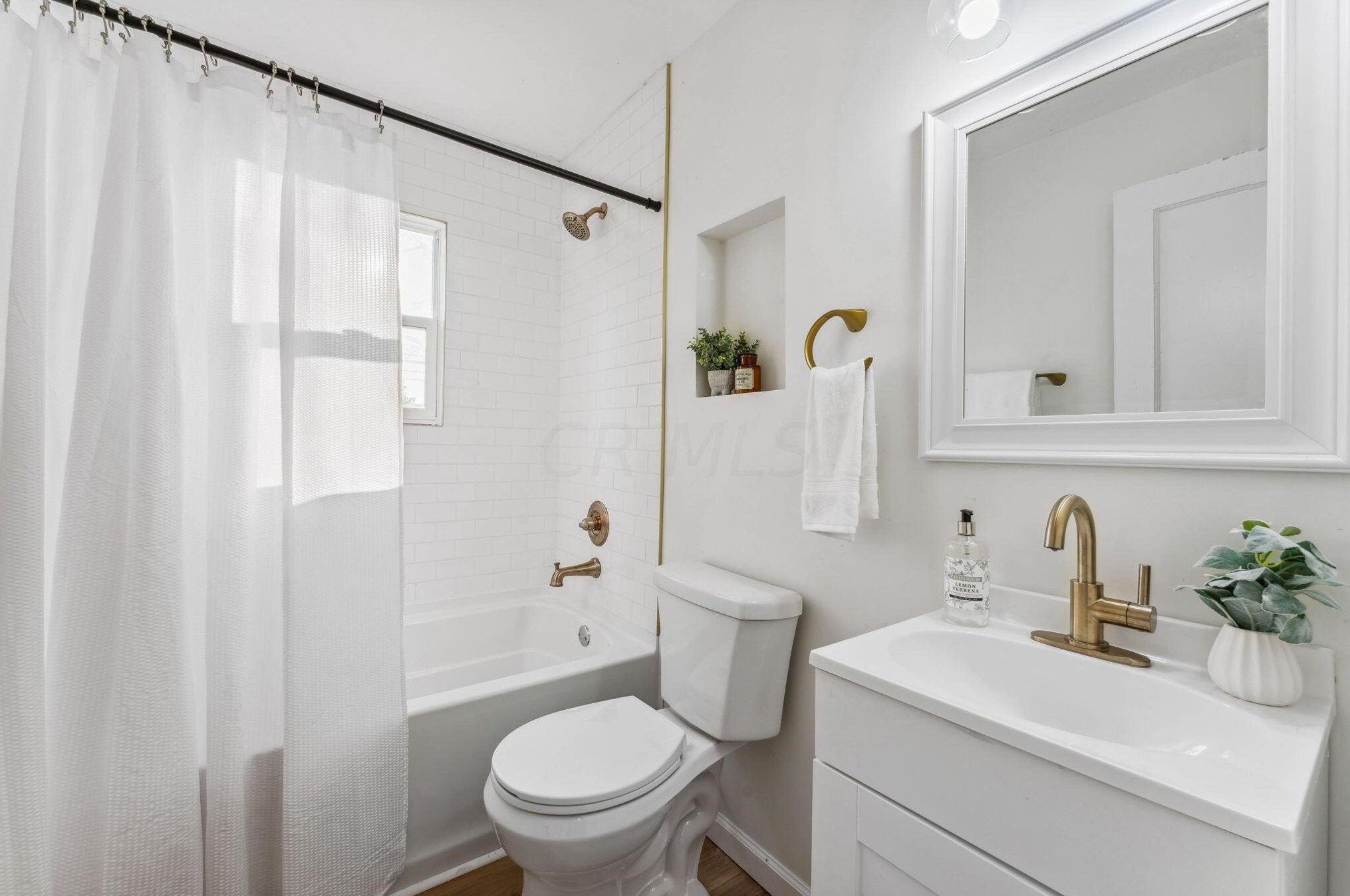 2339 Pontiac St, Columbus OH  43211-2049 exterior