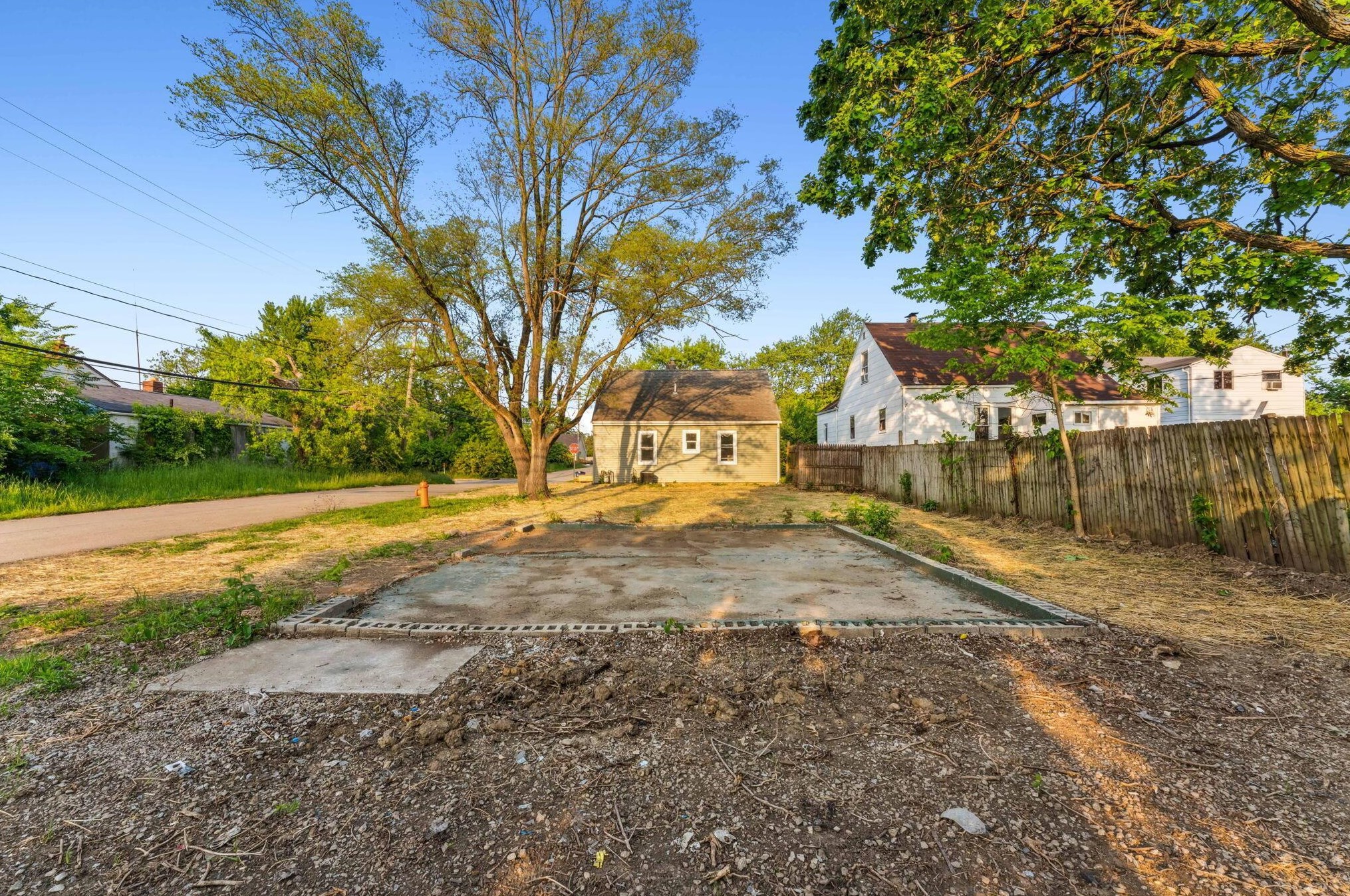 2339 Pontiac St, Columbus OH  43211-2049 exterior