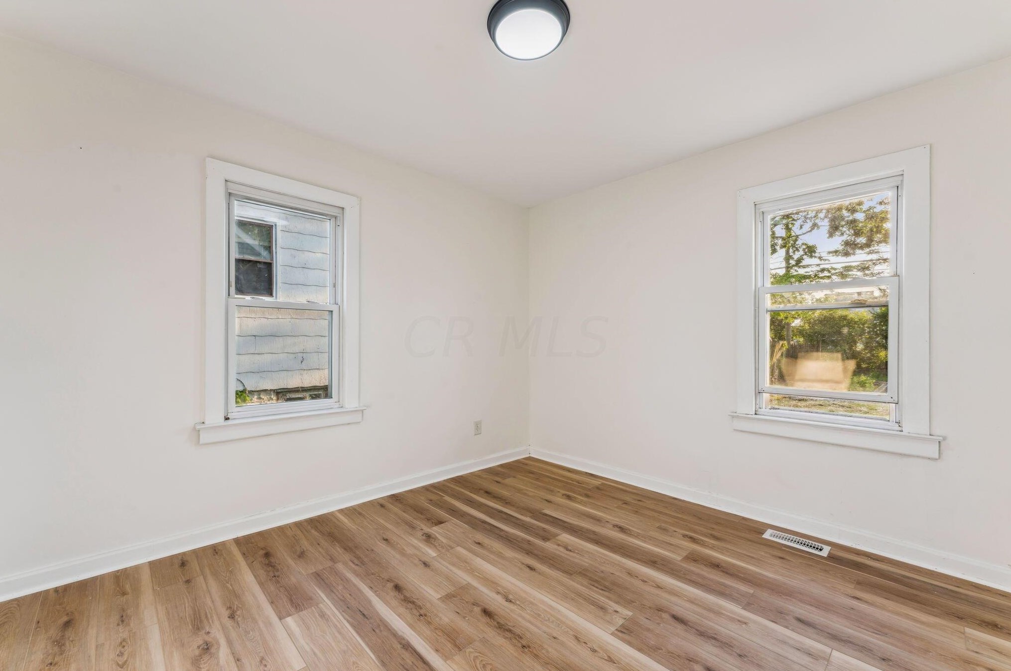 2339 Pontiac St, Columbus OH  43211-2049 exterior