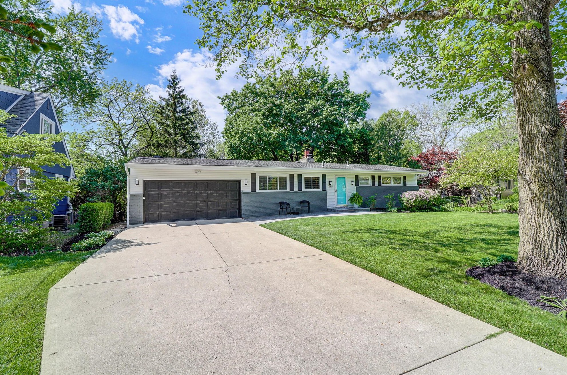 2339 Eastcleft Dr, Columbus, OH 43221-1851