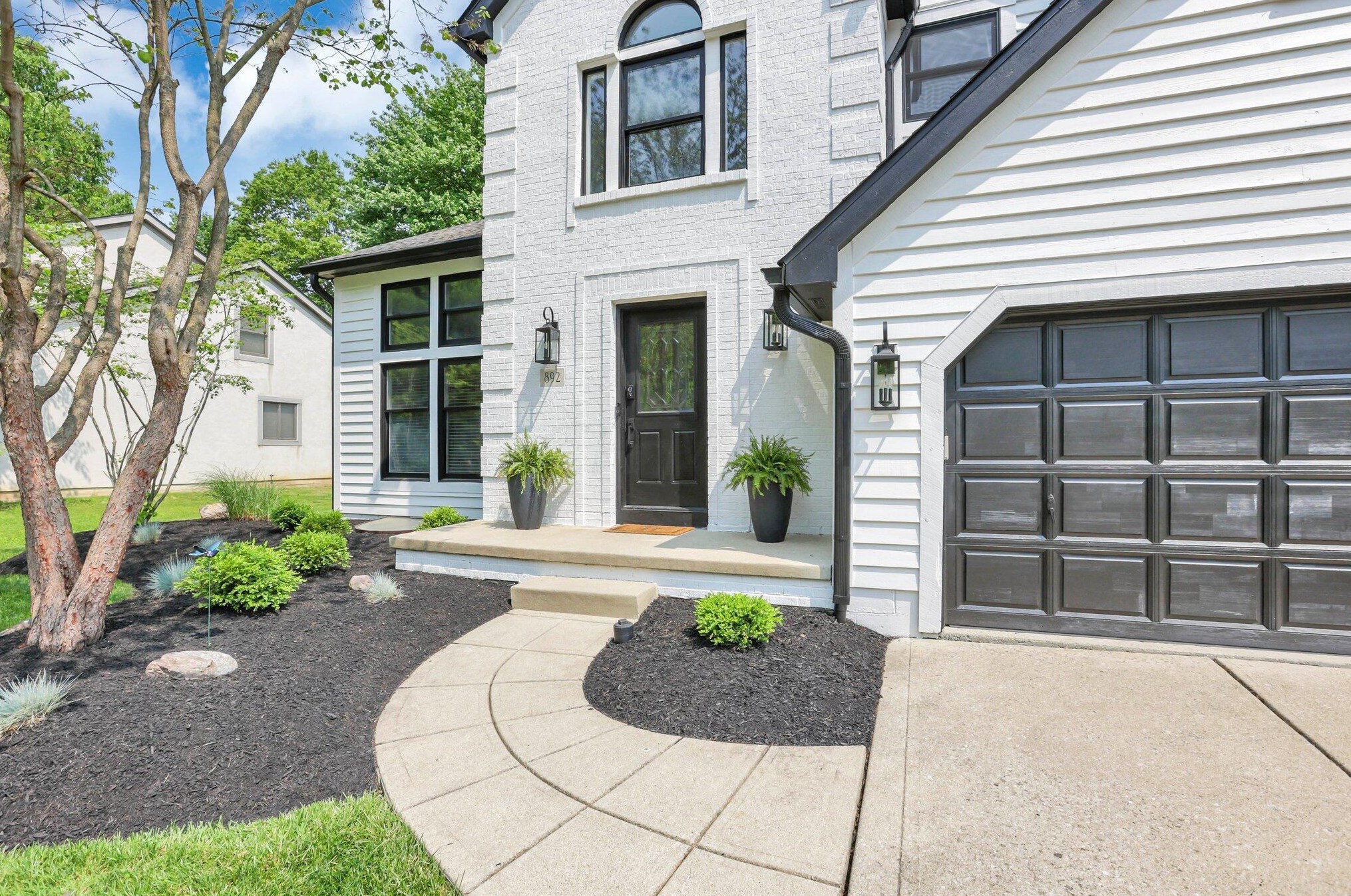 892 Bryn Mawr Dr, Columbus, OH 43230-3839