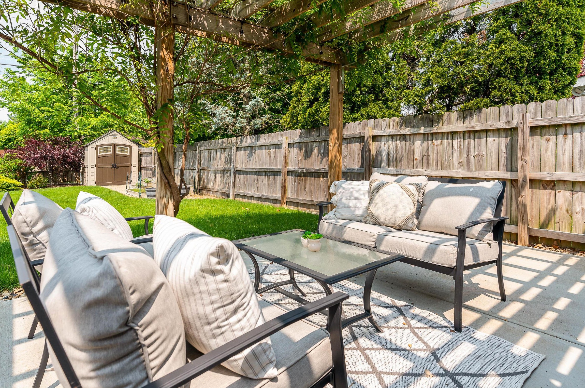 2060 Glenmere Rd, Columbus OH  43220-4808 exterior