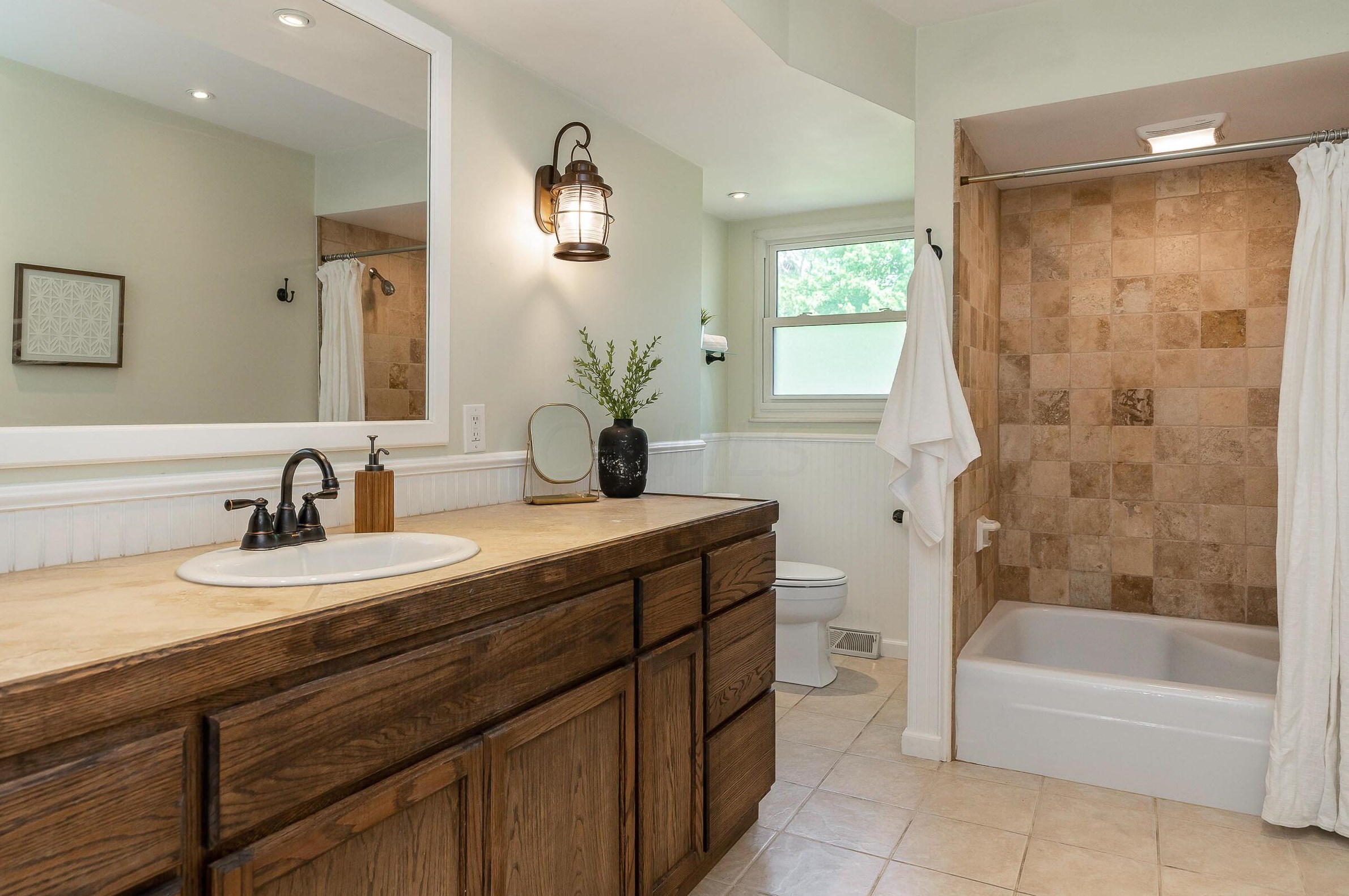 2060 Glenmere Rd, Columbus OH  43220-4808 exterior