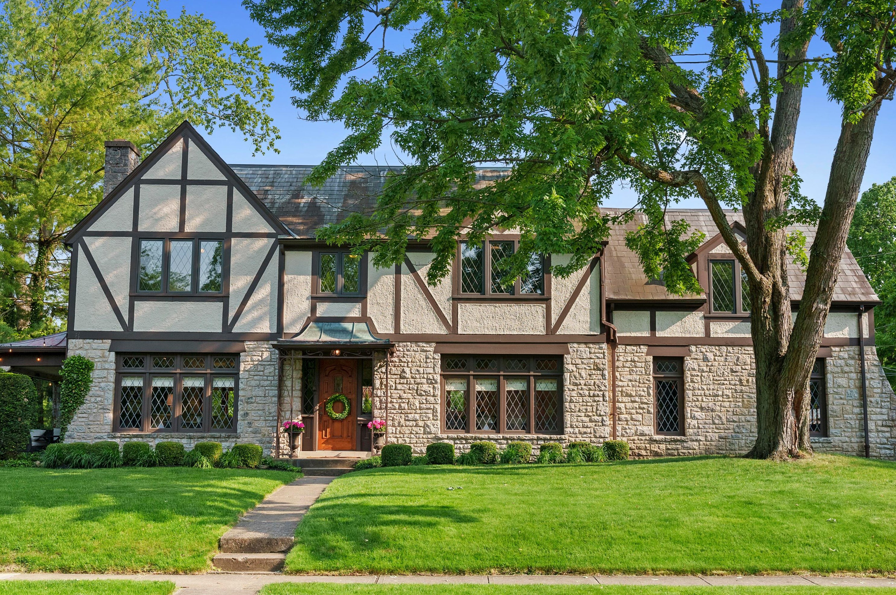 1983 Coventry Rd, Columbus, OH 43212-1015