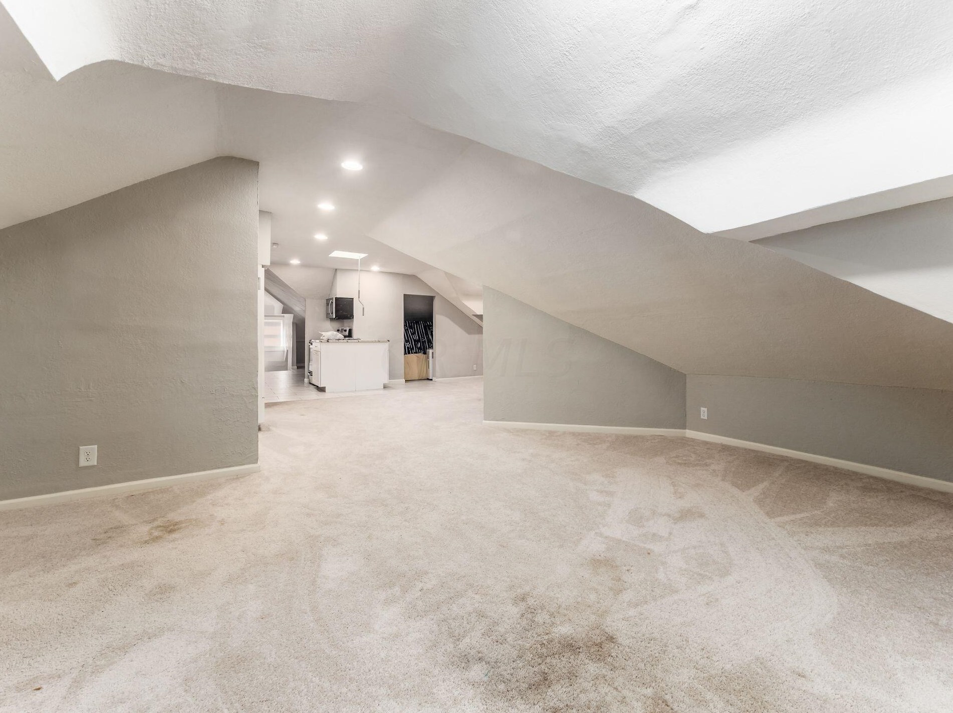 1063 Bryden Rd, Columbus OH 43205-1930 exterior