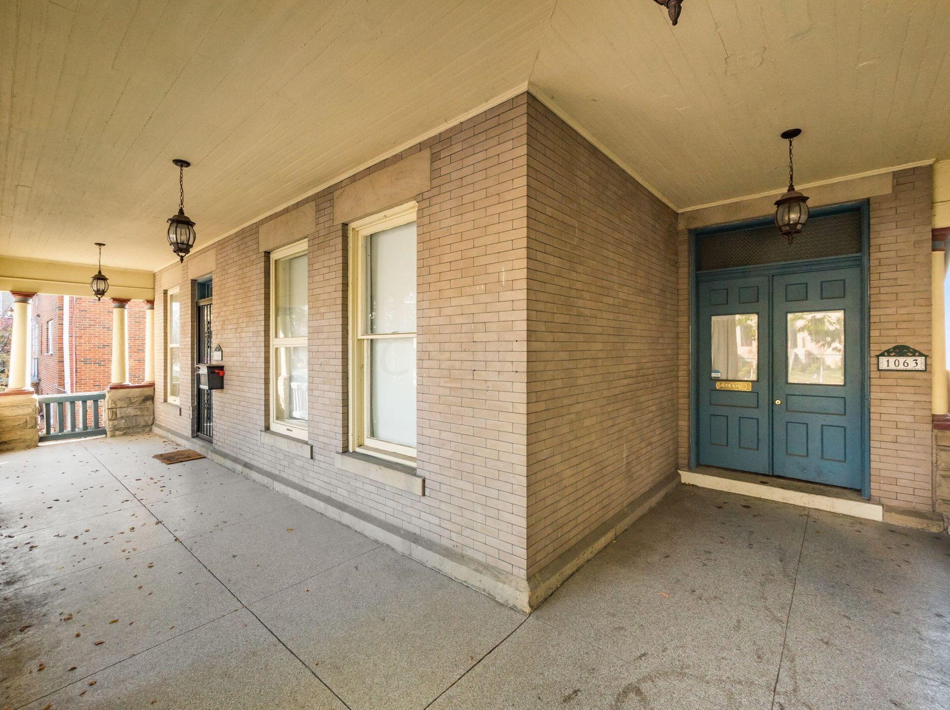 1063 Bryden Rd, Columbus OH 43205-1930 exterior