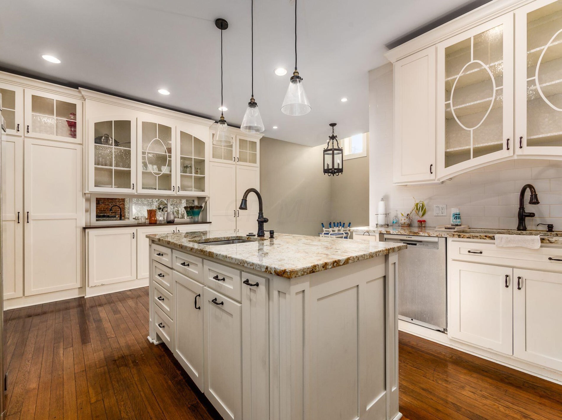 1063 Bryden Rd, Columbus OH 43205-1930 exterior