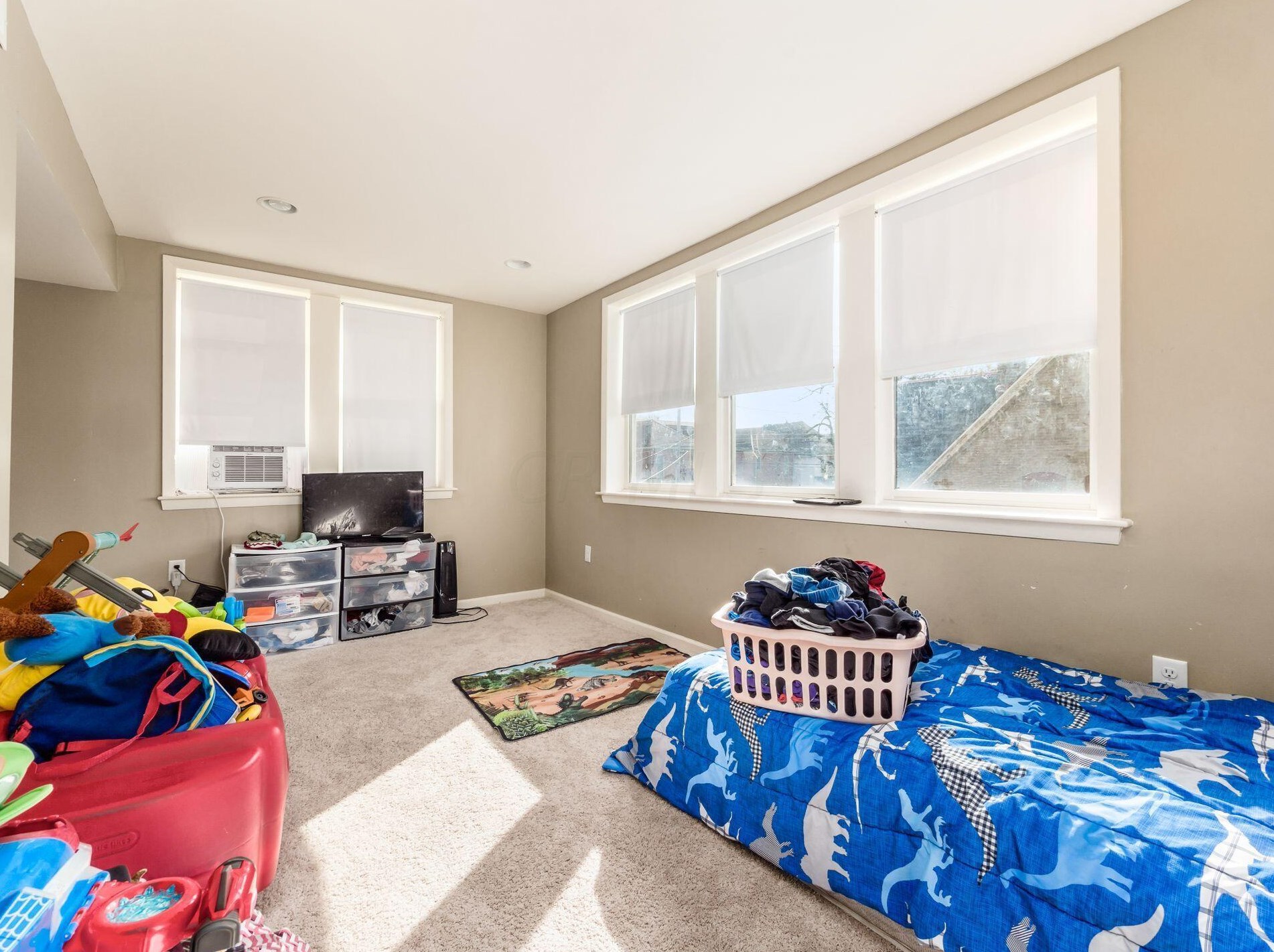 1063 Bryden Rd, Columbus OH 43205-1930 exterior