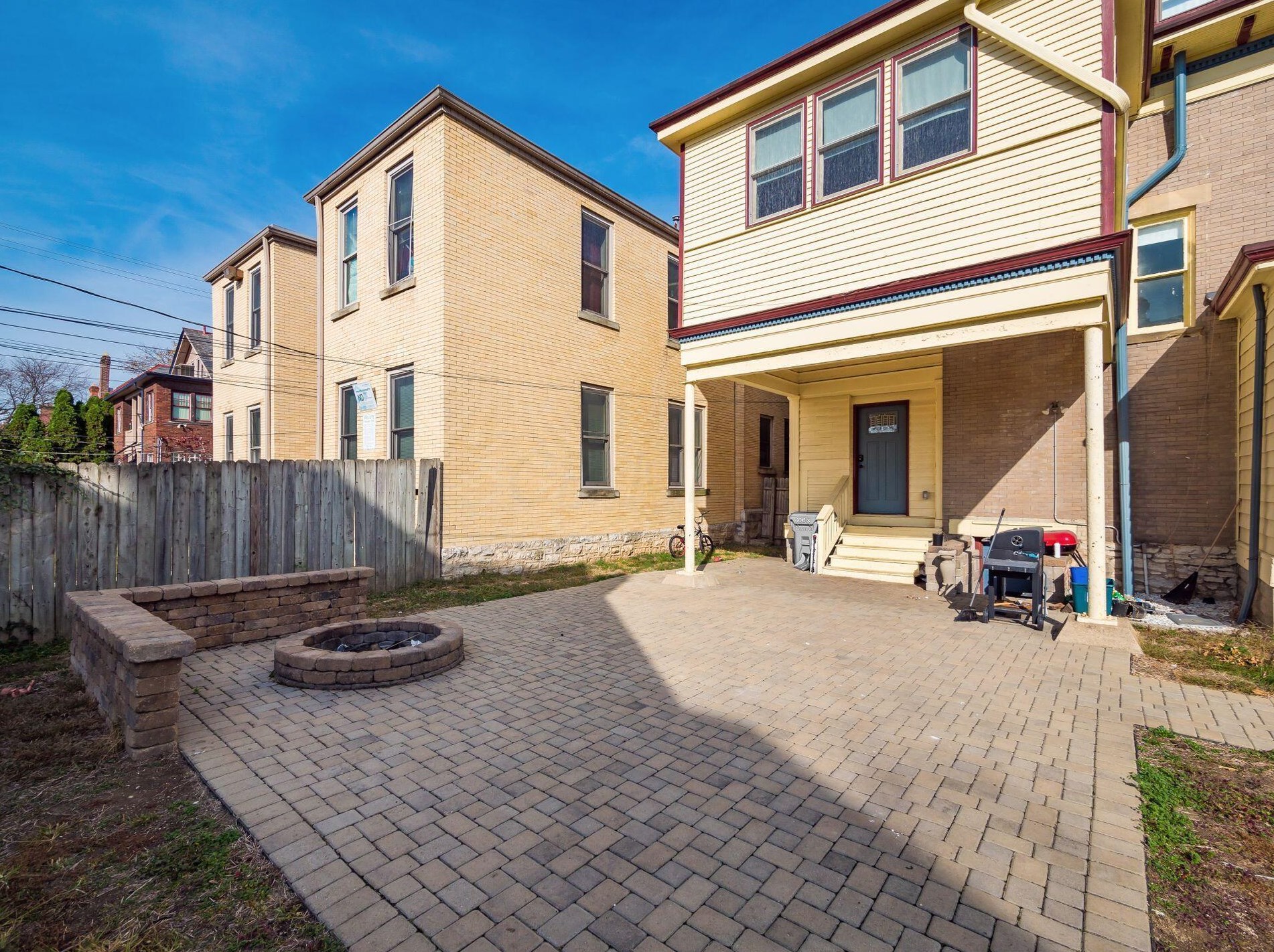 1063 Bryden Rd, Columbus OH 43205-1930 exterior