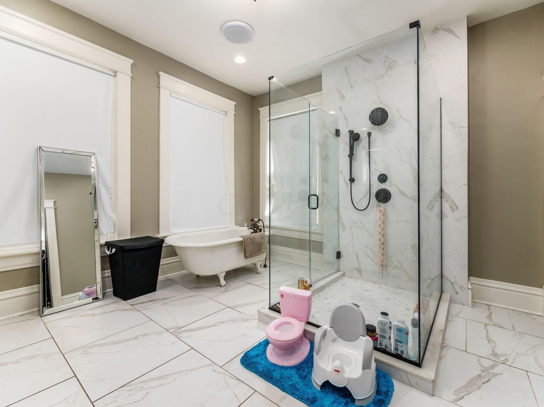 1063 Bryden Rd, Columbus OH 43205-1930 exterior