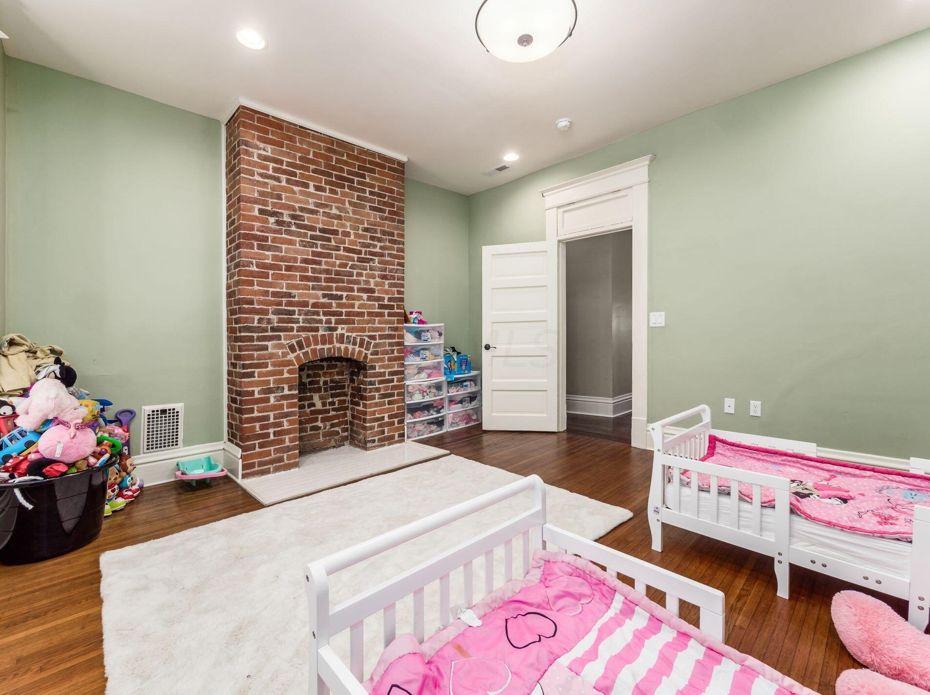 1063 Bryden Rd, Columbus OH 43205-1930 exterior