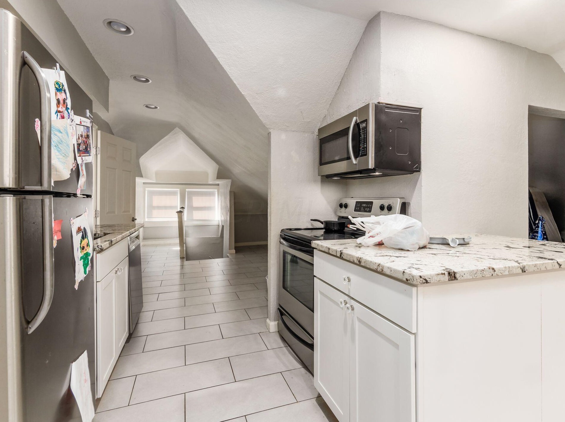 1063 Bryden Rd, Columbus OH 43205-1930 exterior