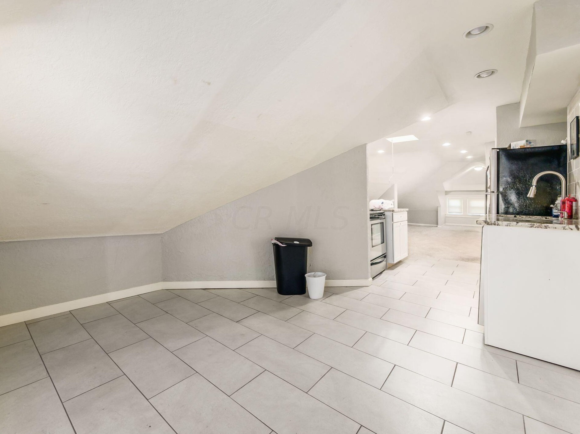 1063 Bryden Rd, Columbus OH 43205-1930 exterior