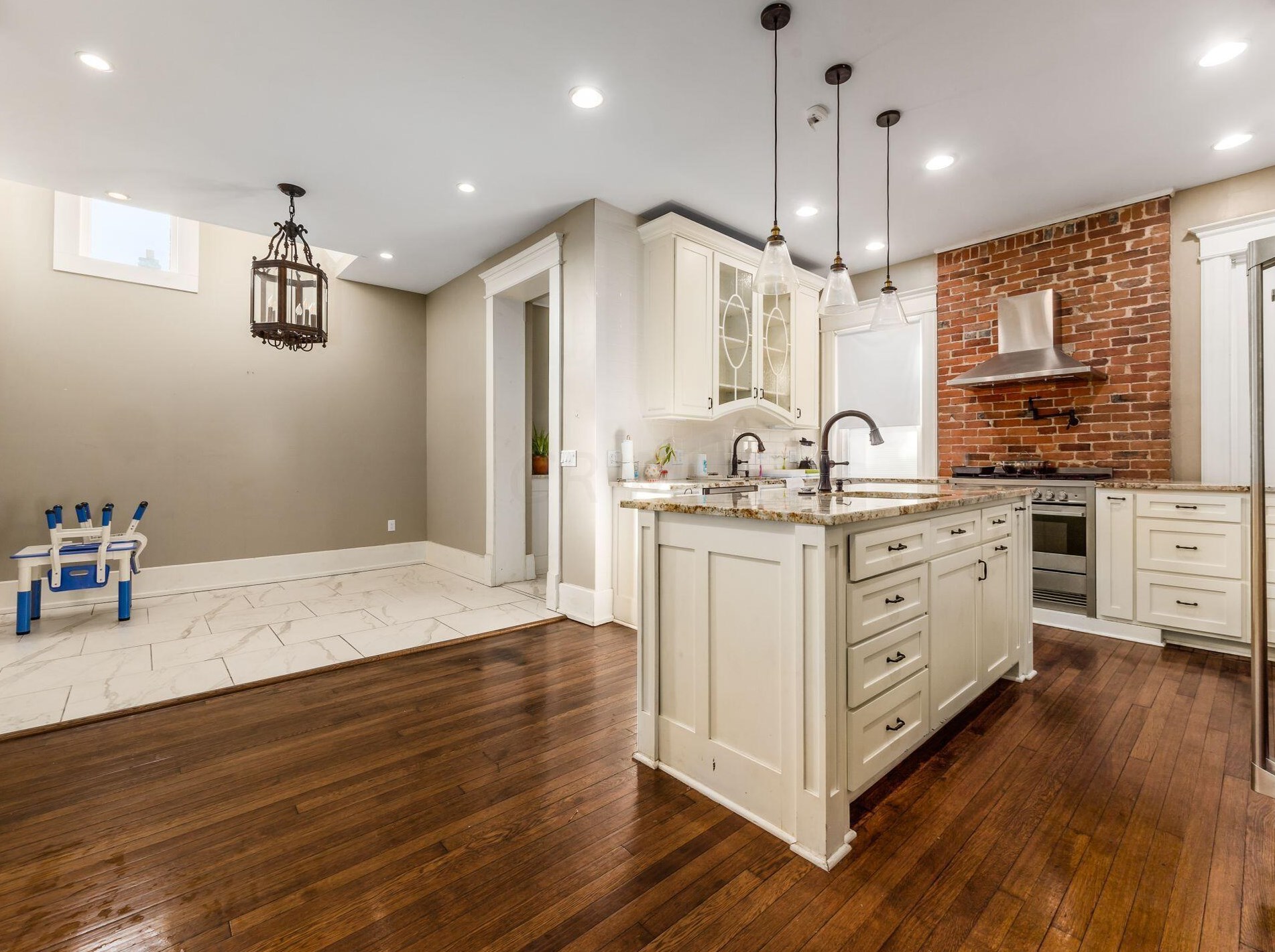 1063 Bryden Rd, Columbus OH 43205-1930 exterior