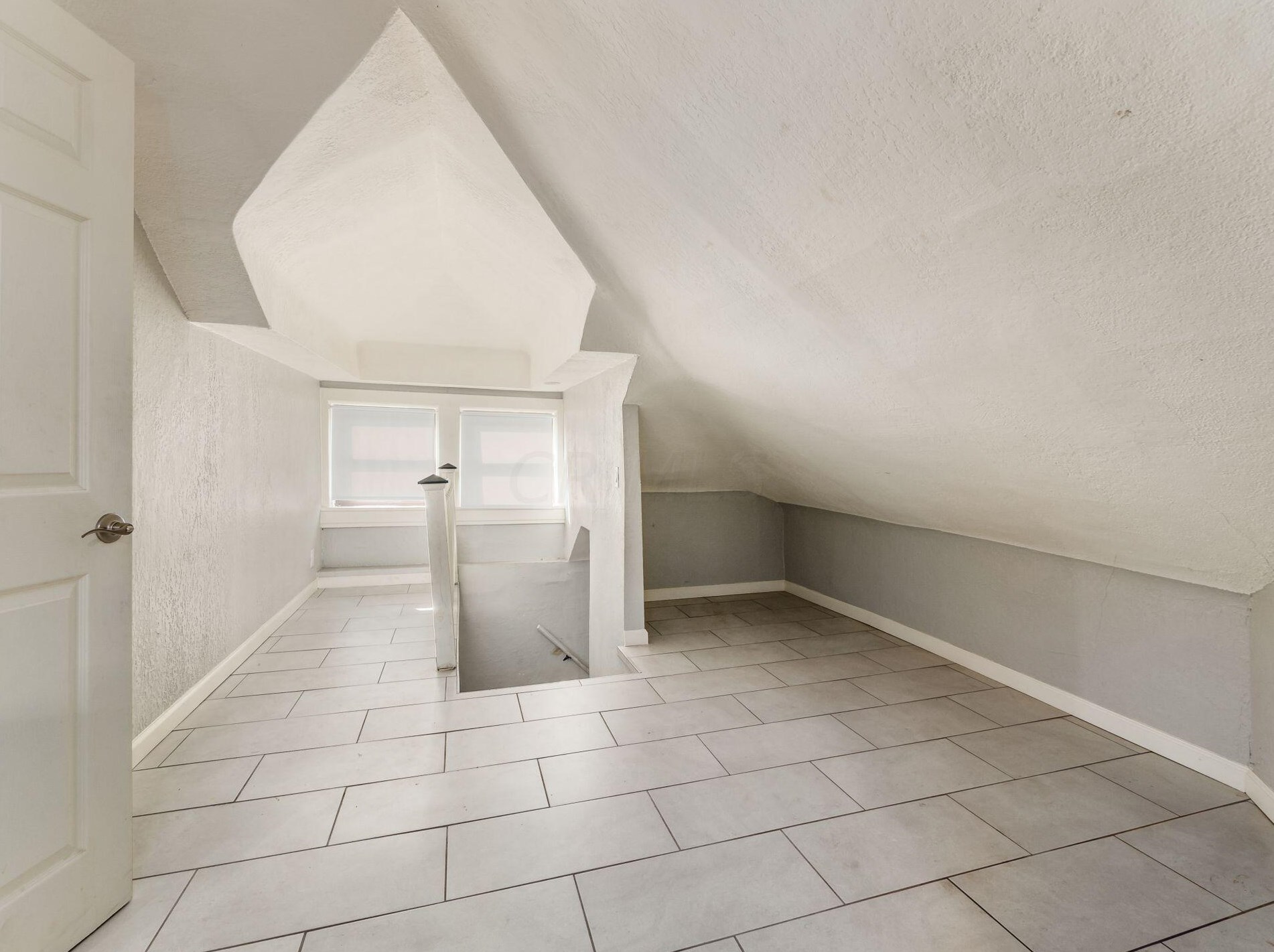 1063 Bryden Rd, Columbus OH 43205-1930 exterior