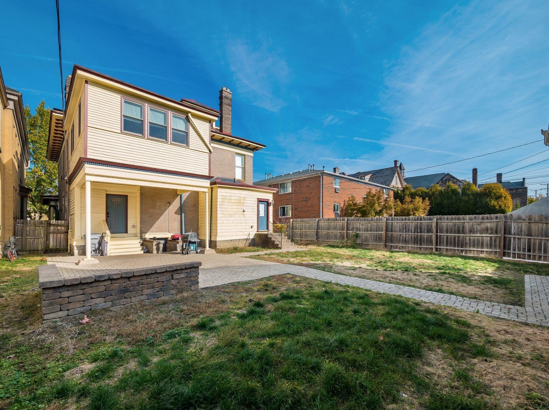 1063 Bryden Rd, Columbus OH 43205-1930 exterior