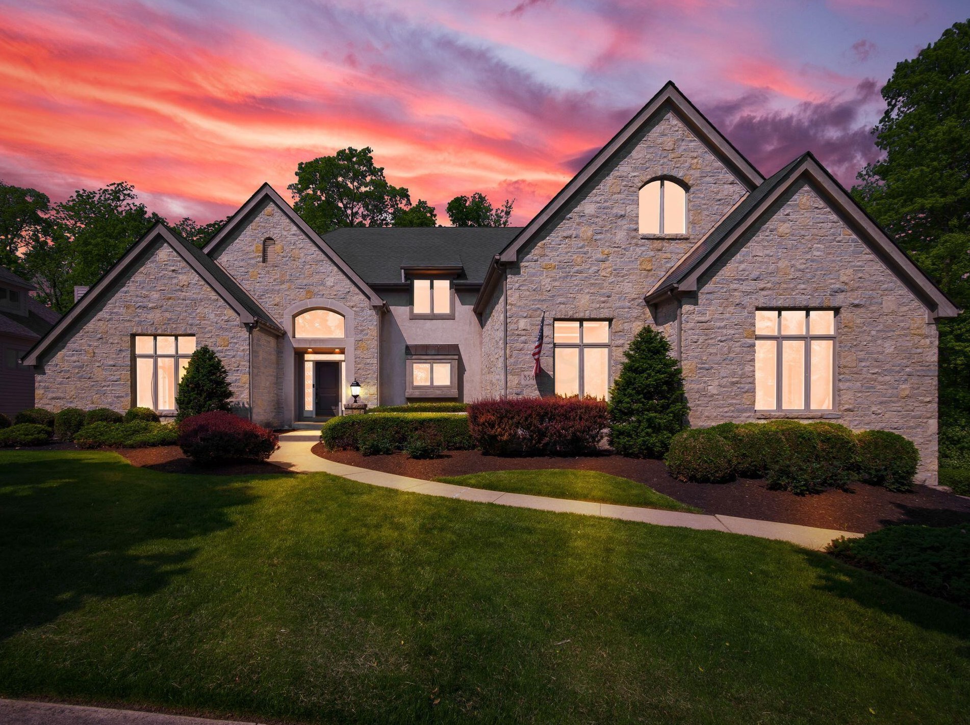 8547 Stonechat Loop, Dublin, OH 43017-8625