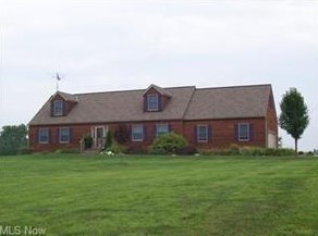 9555 Perryton Rd, Frazeysburg, OH 43822