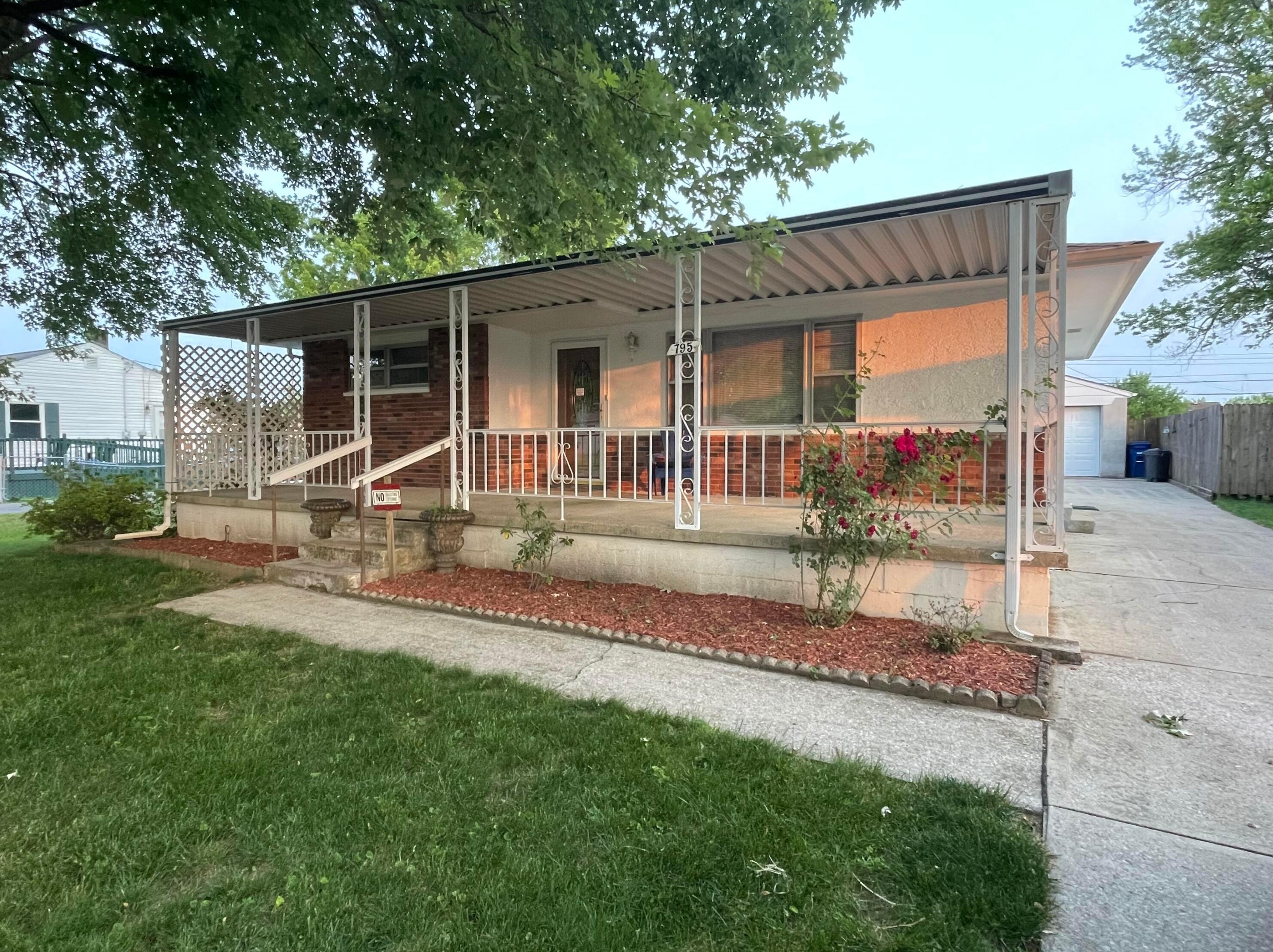 795 Colton Rd, Columbus, OH 43207-3910