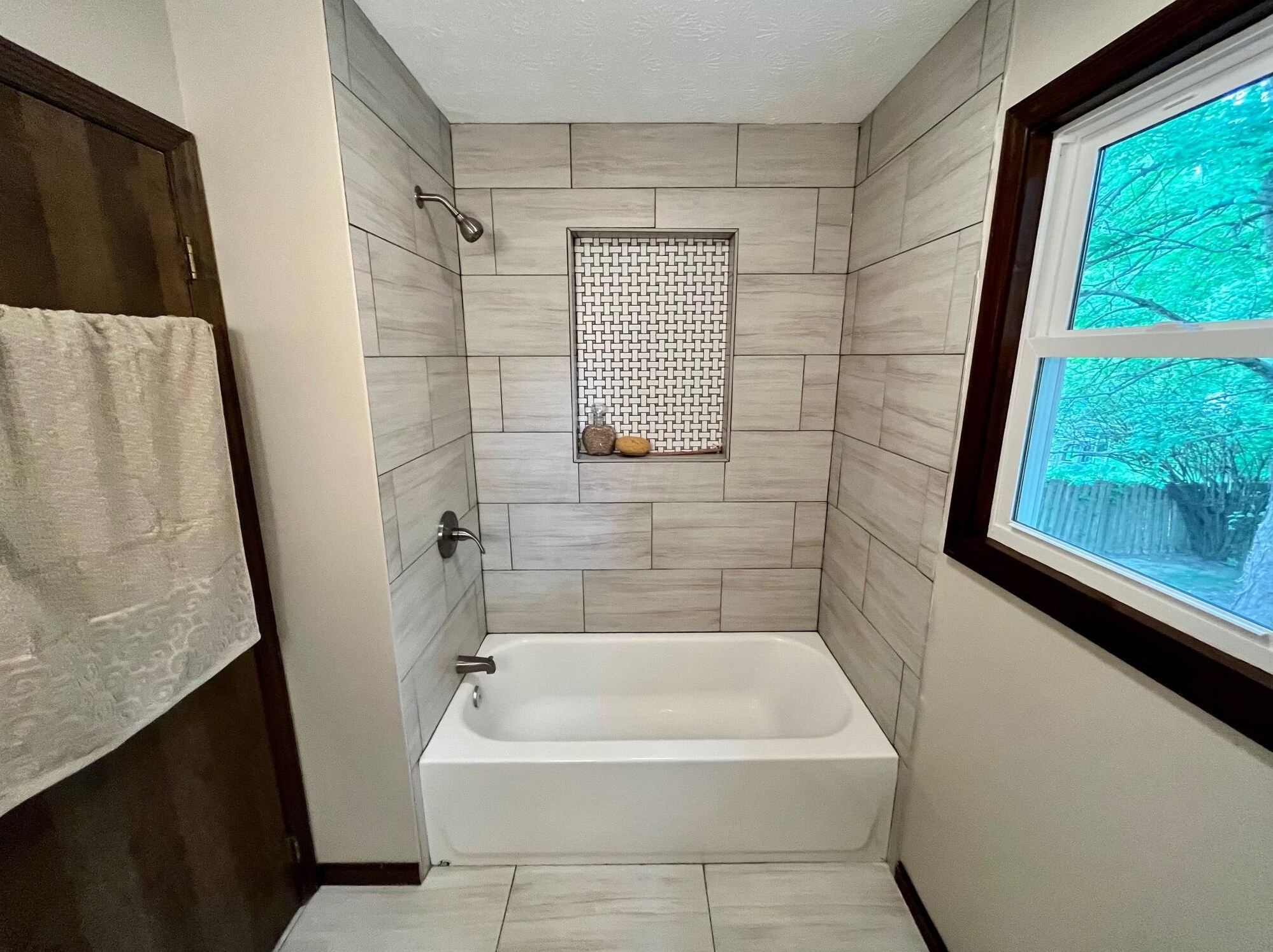 1005 Autumn Lake Ct, Westerville OH  43081-3110 exterior