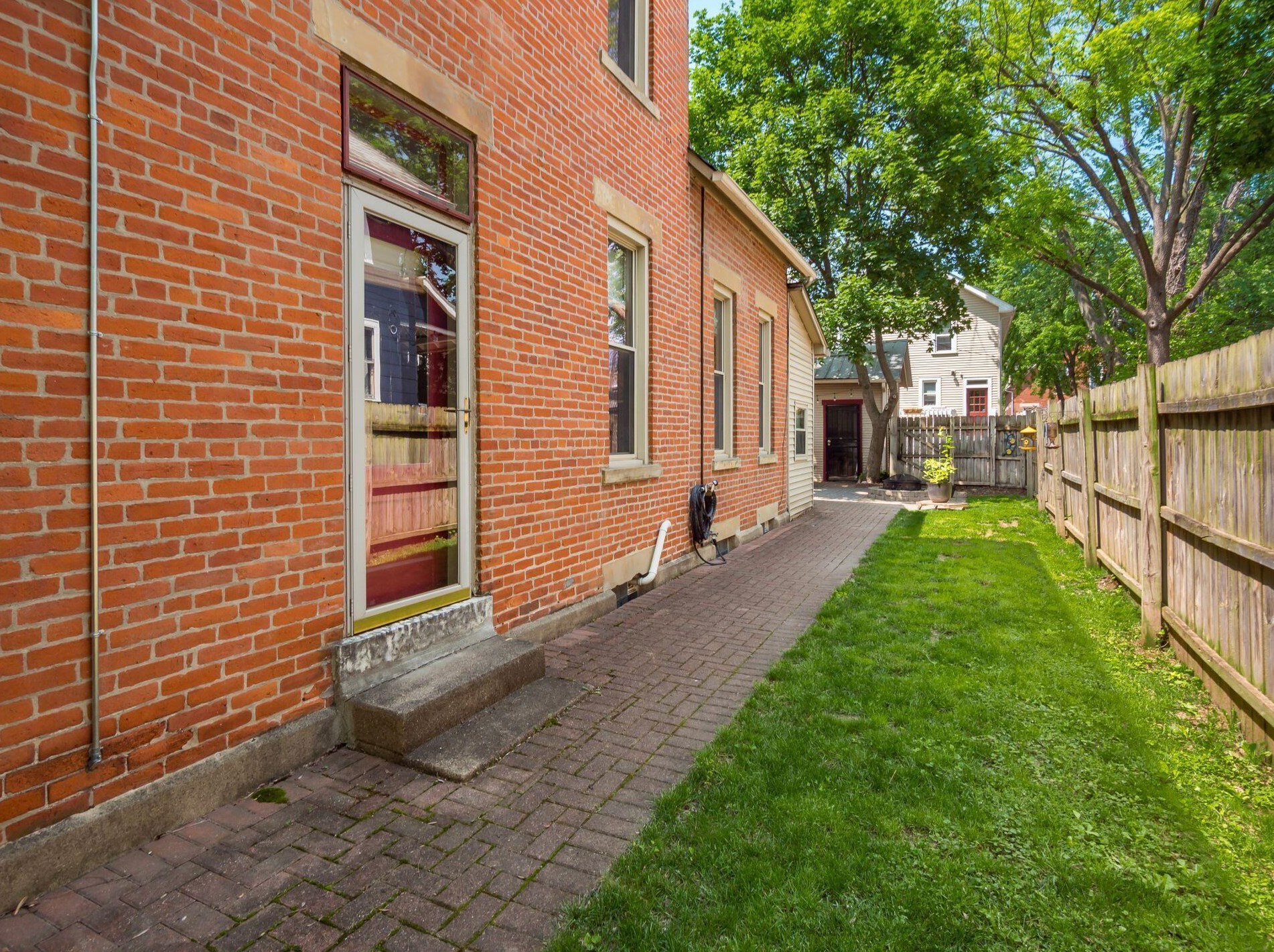 416 Stewart Ave, Columbus OH  43206-2730 exterior