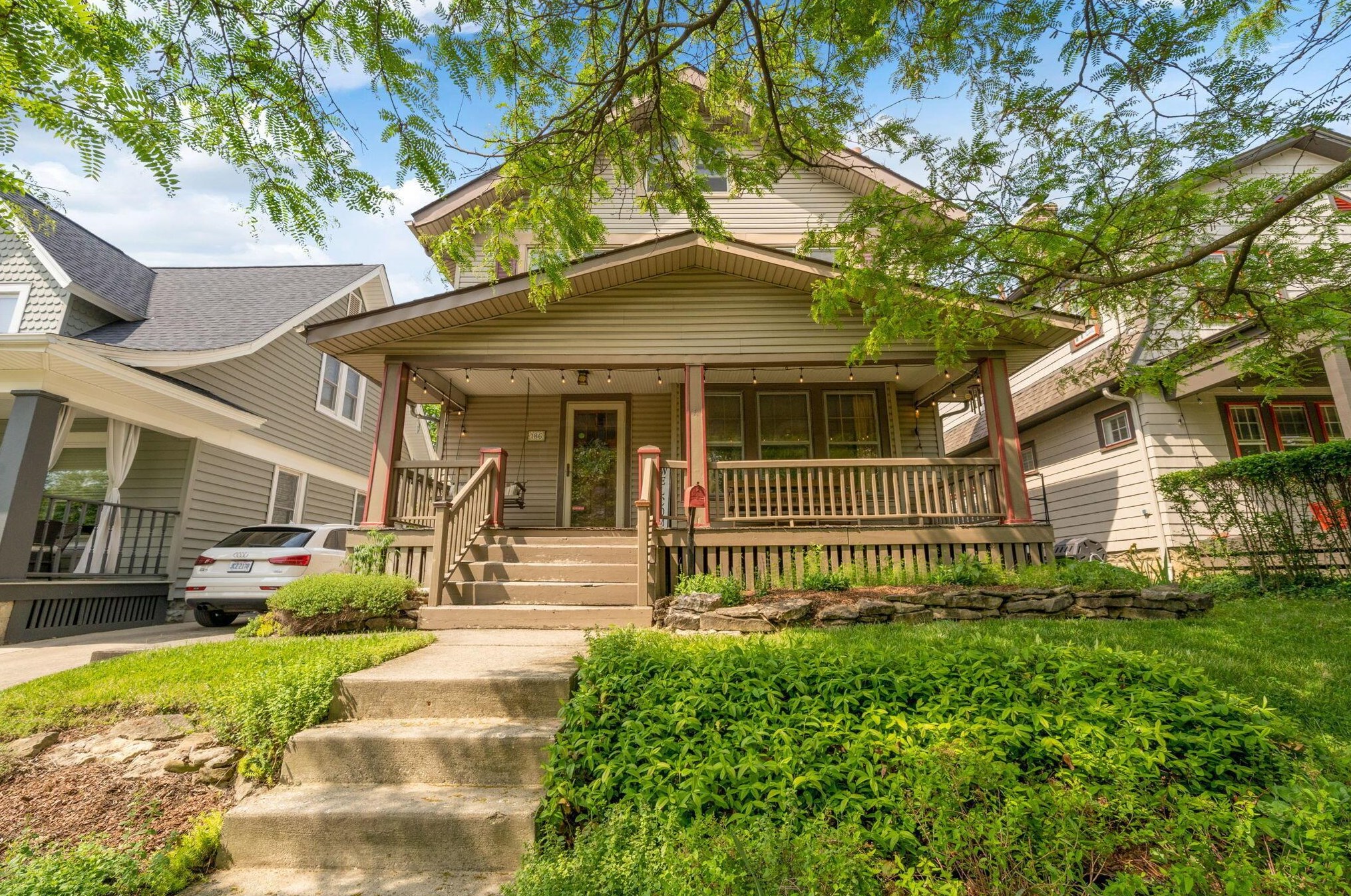 186 Tibet Rd, Columbus, OH 43202-1438