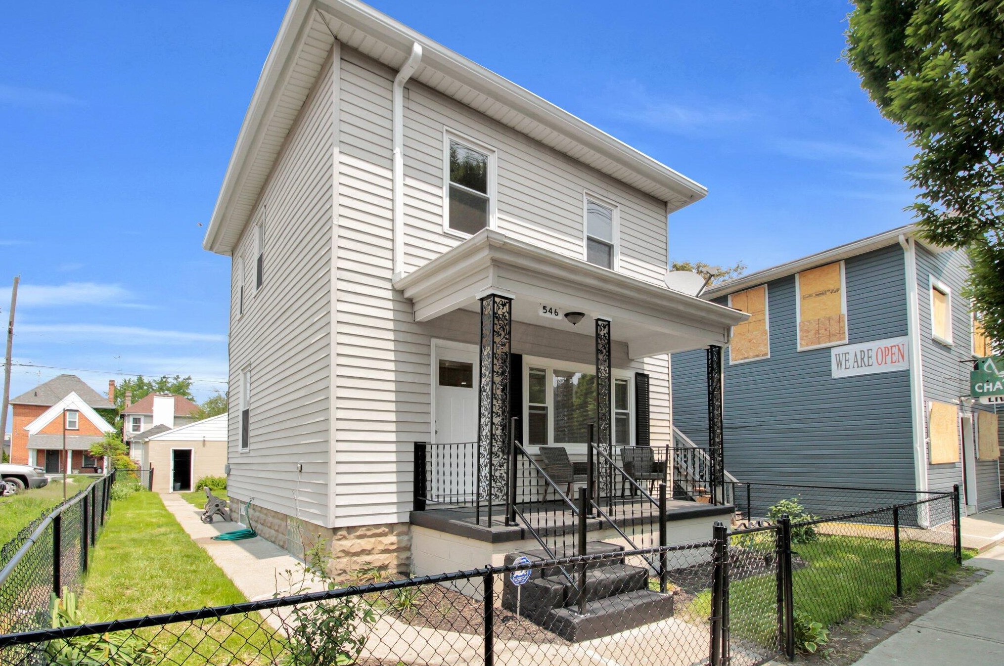 546 Whittier St, Columbus, OH 43206-2802