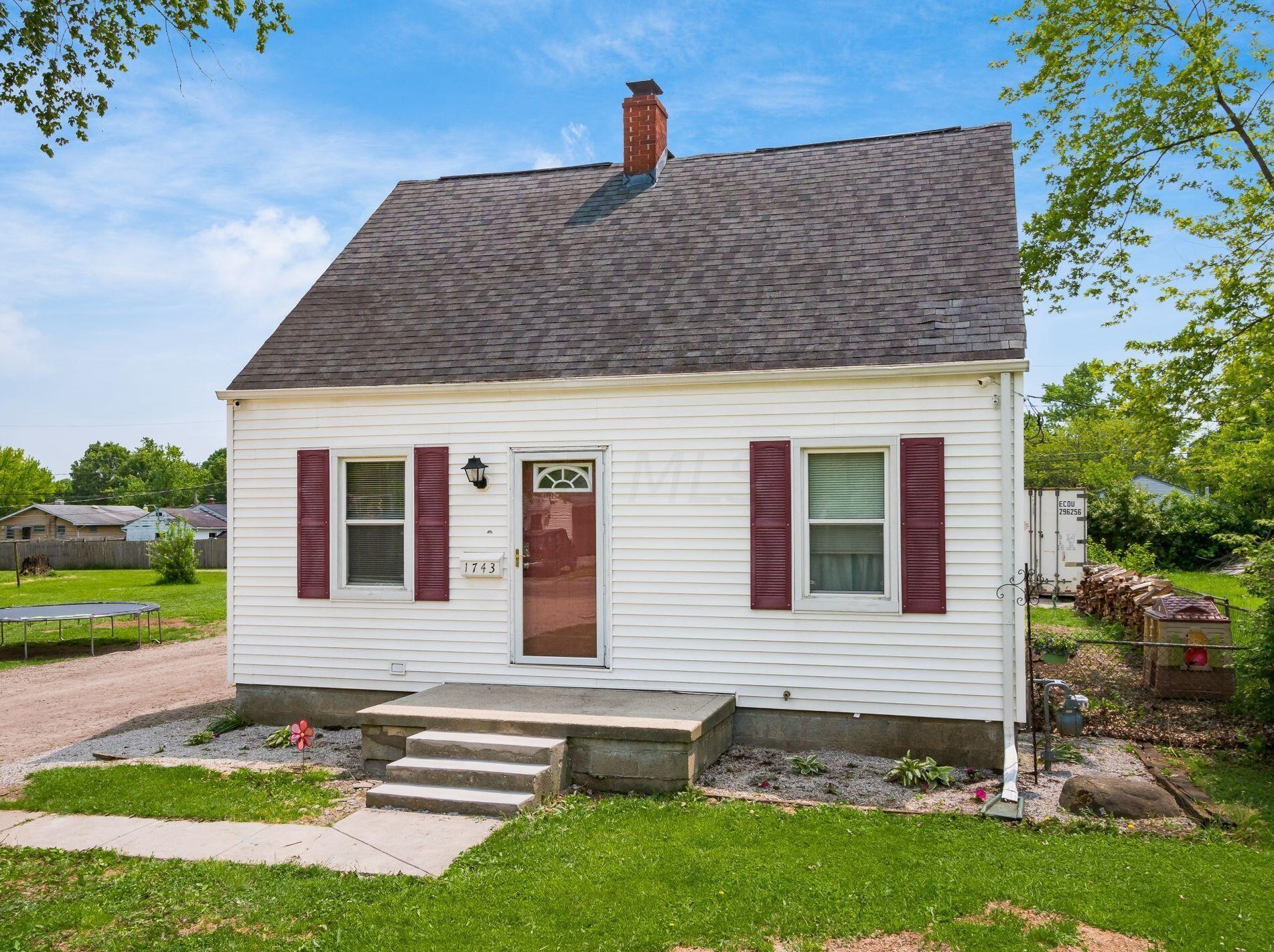 1743 Linnet Ave, Columbus, OH 43223-2826