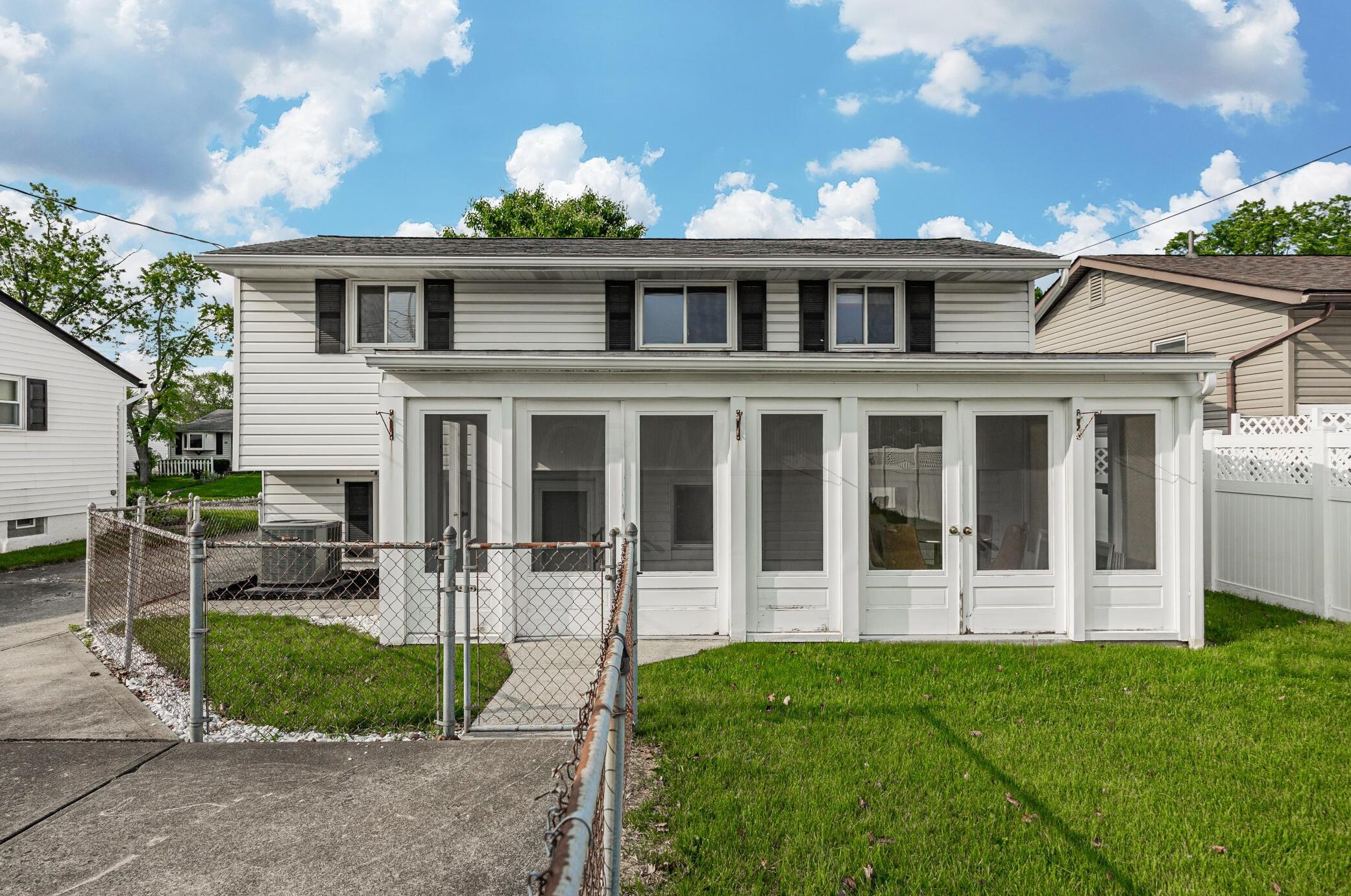 3872 Lynward Rd, Columbus OH 43228-3551 exterior