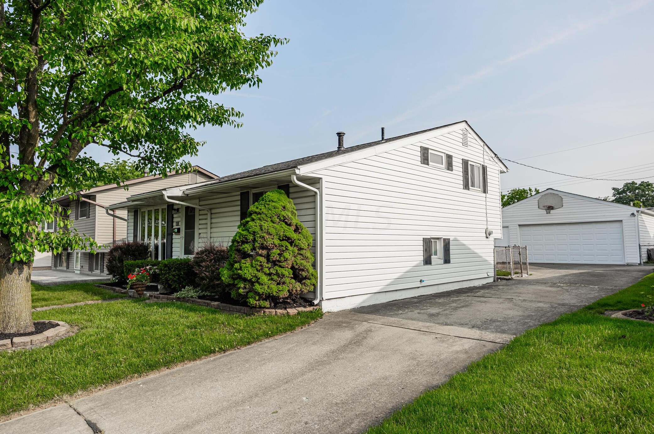 3872 Lynward Rd, Columbus OH 43228-3551 exterior