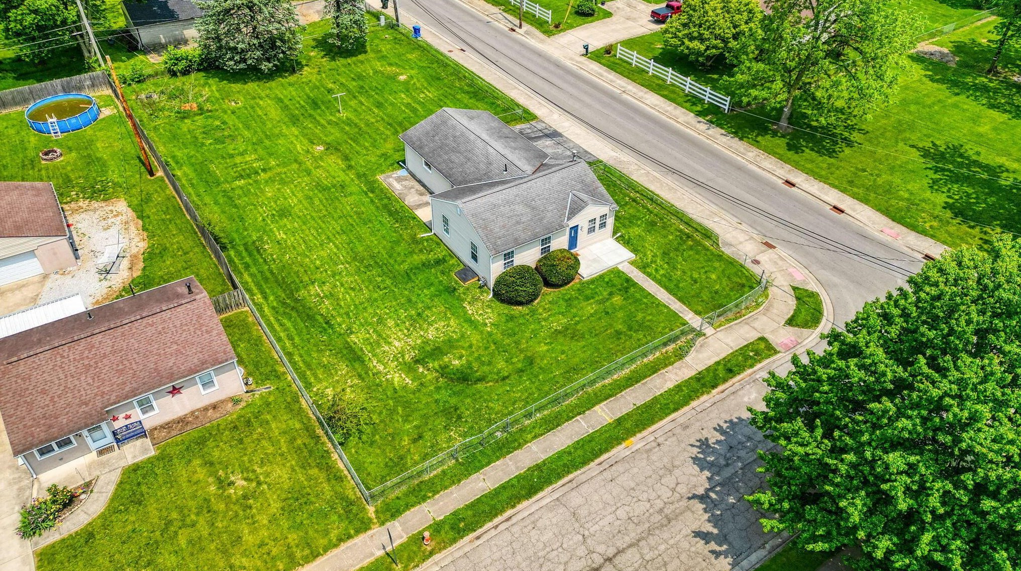 860 Colton Rd, Columbus, OH 43207-3911