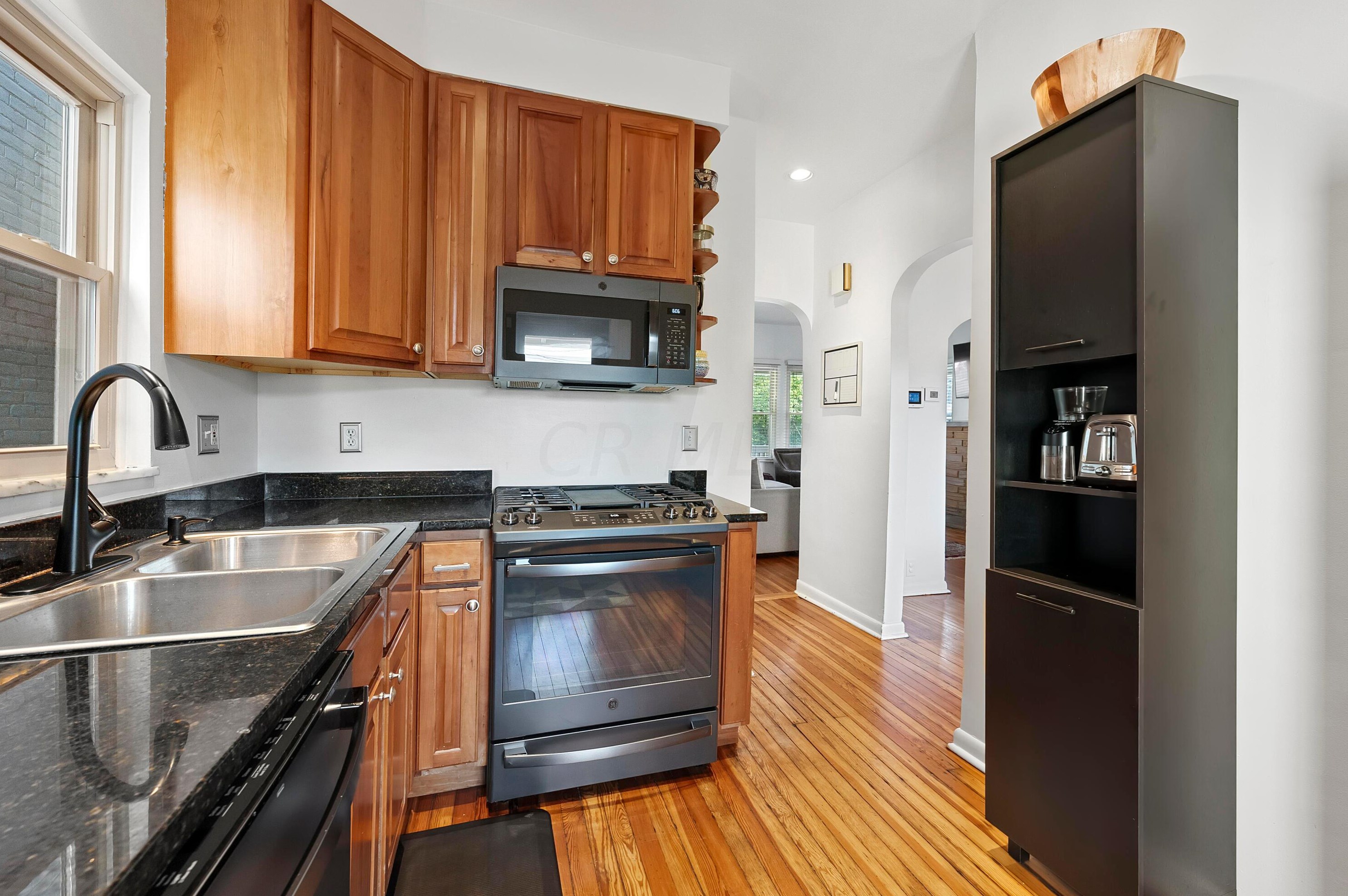 490 Whittier St, Columbus OH  43206-2367 exterior