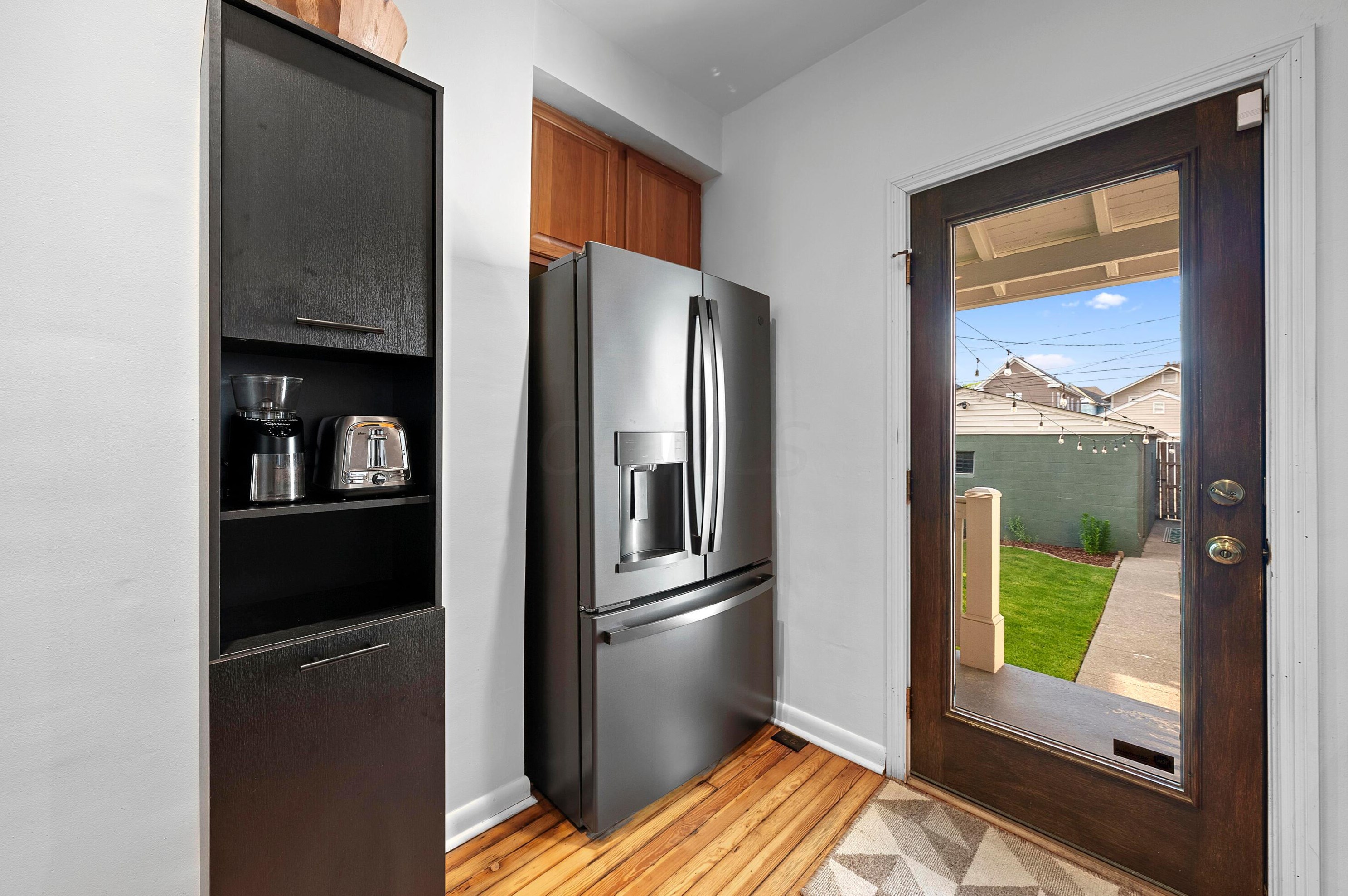 490 Whittier St, Columbus OH  43206-2367 exterior