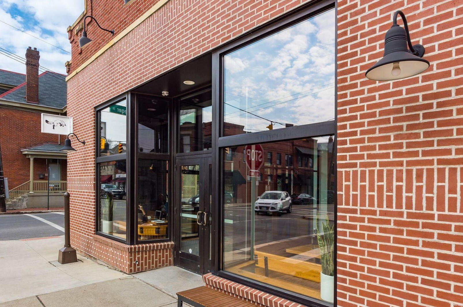 490 Whittier St, Columbus OH  43206-2367 exterior