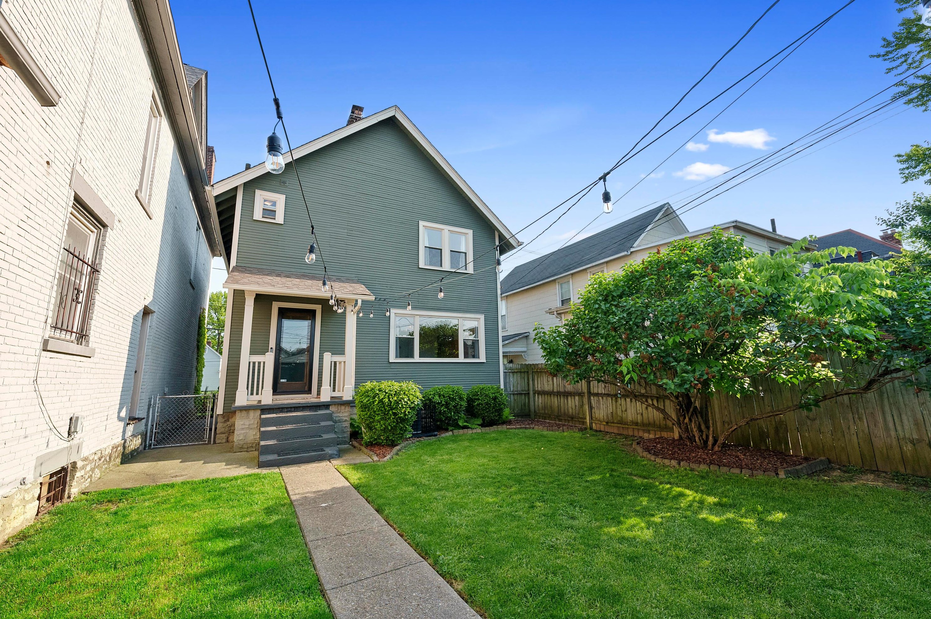 490 Whittier St, Columbus OH  43206-2367 exterior