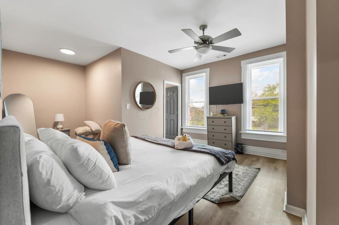 1390 Livingston Ave, Columbus OH 43209-2945 exterior