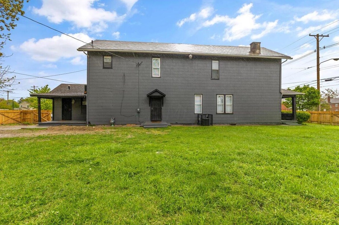 1390 Livingston Ave, Columbus OH 43209-2945 exterior