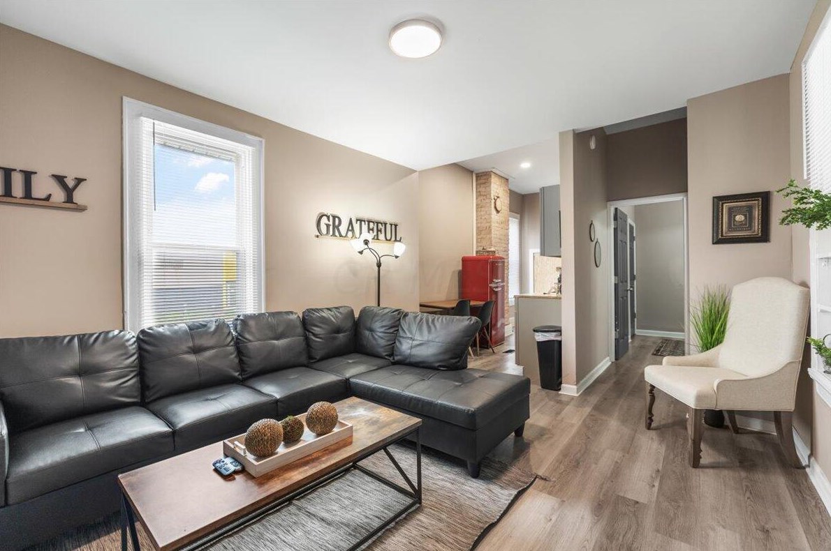 1390 Livingston Ave, Columbus OH 43209-2945 exterior