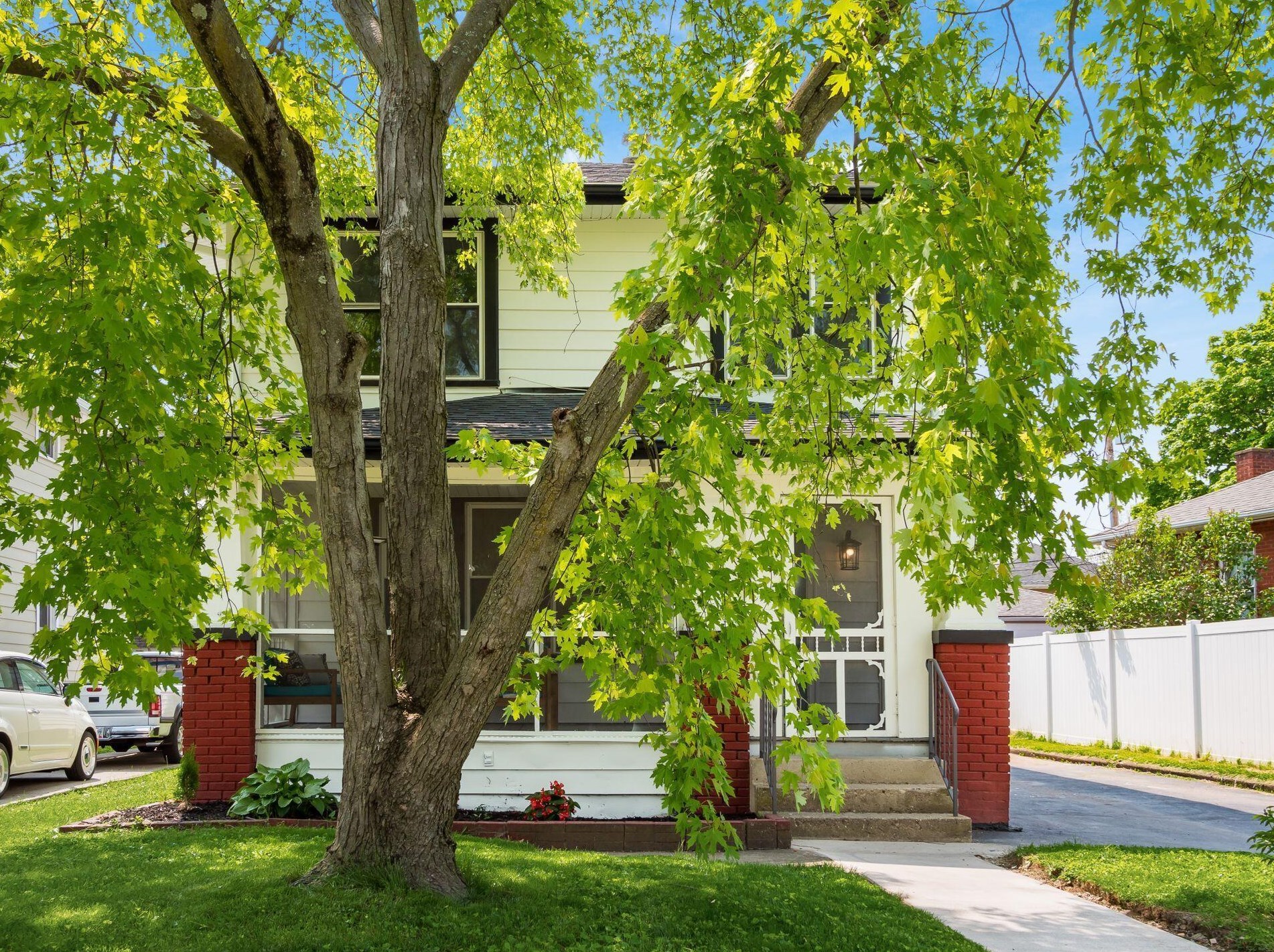 155 Guernsey Ave, Columbus, OH 43204-2528