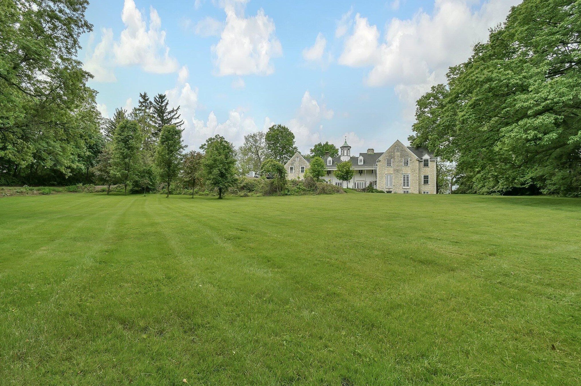 5801 Old Livingston Ave, Columbus, OH 43232-2930