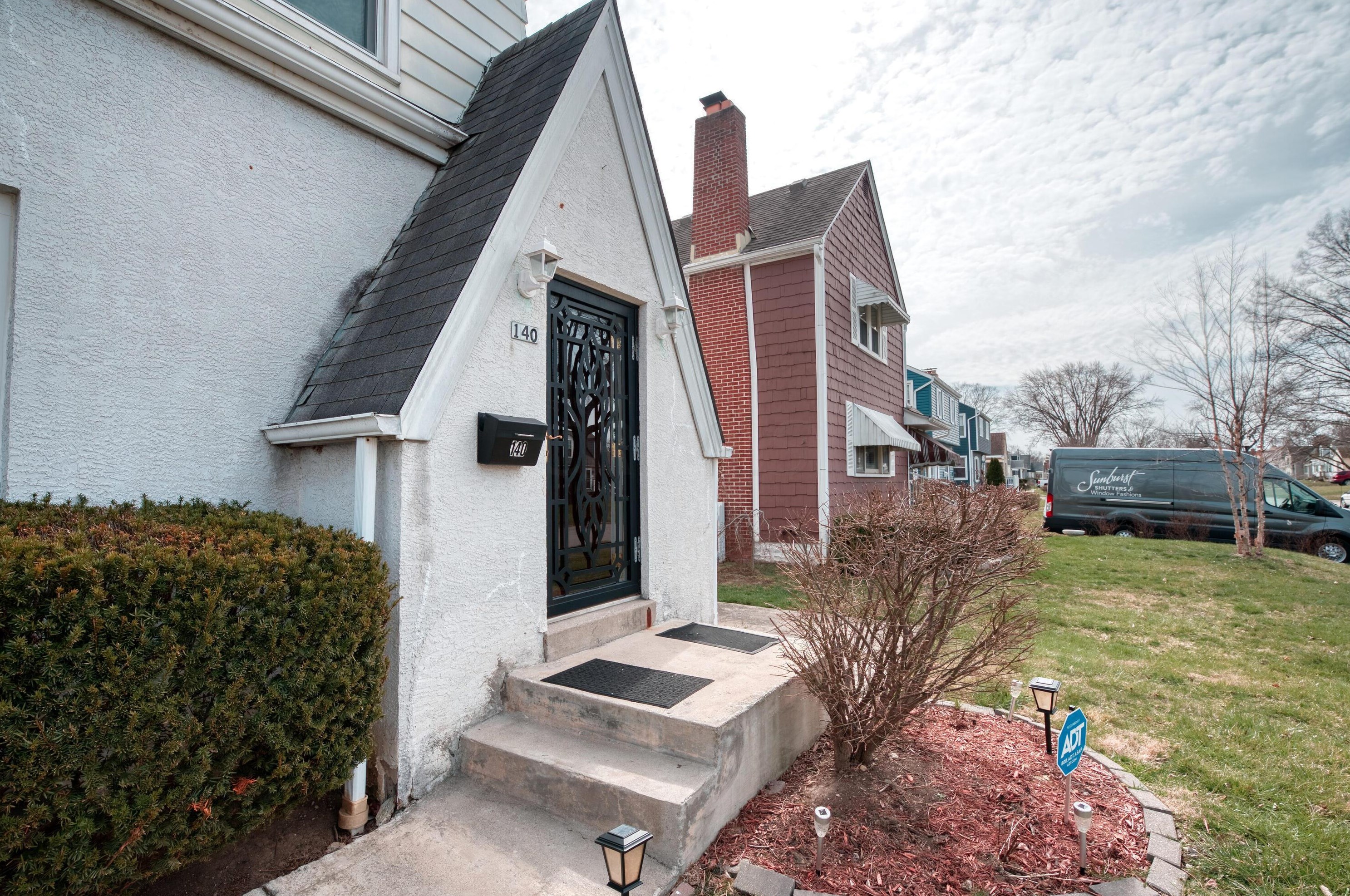 140 Demorest Rd, Columbus, OH 43204-1241
