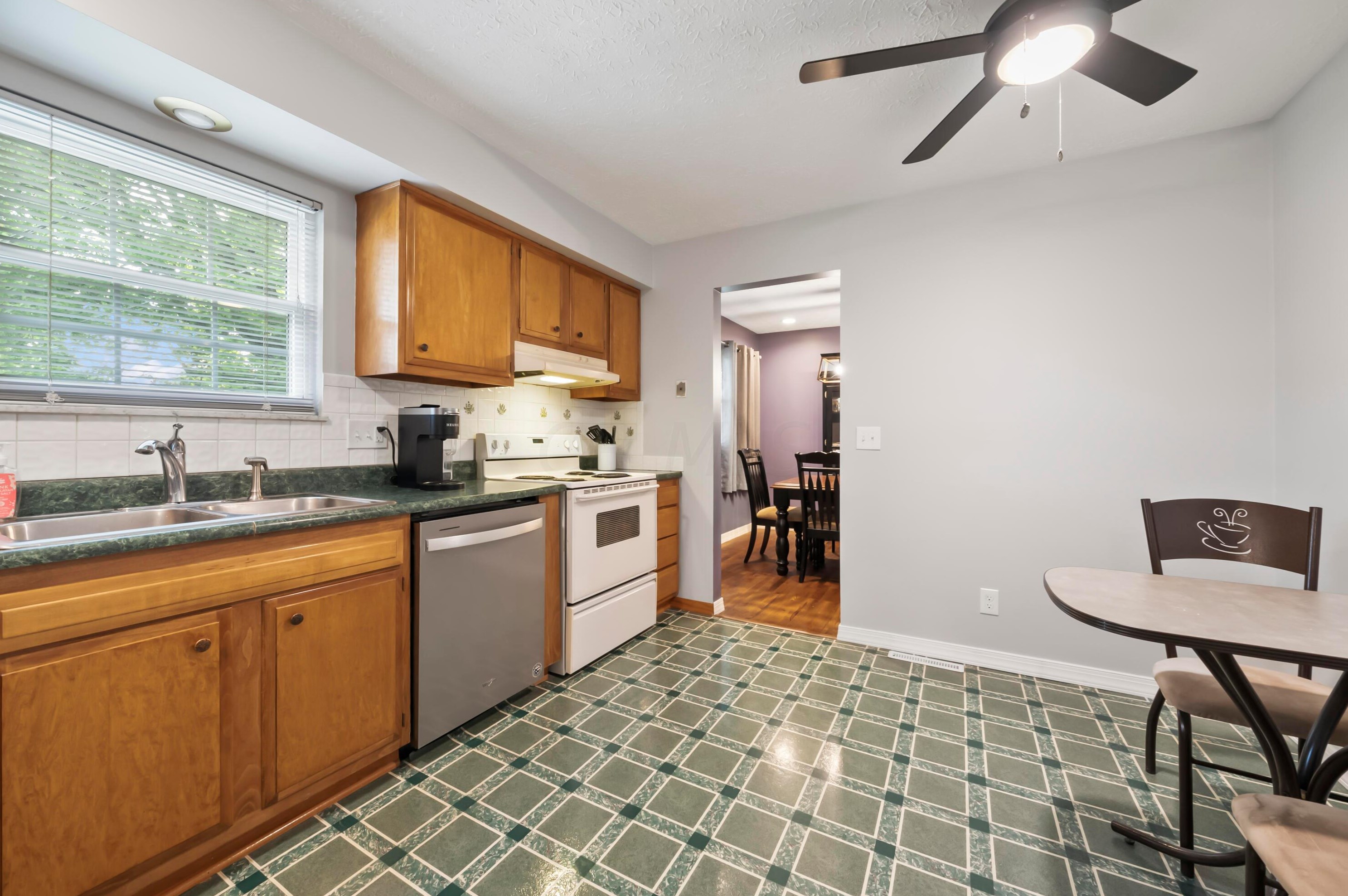 611 Jonsol Ct, Columbus OH  43230-3115 exterior