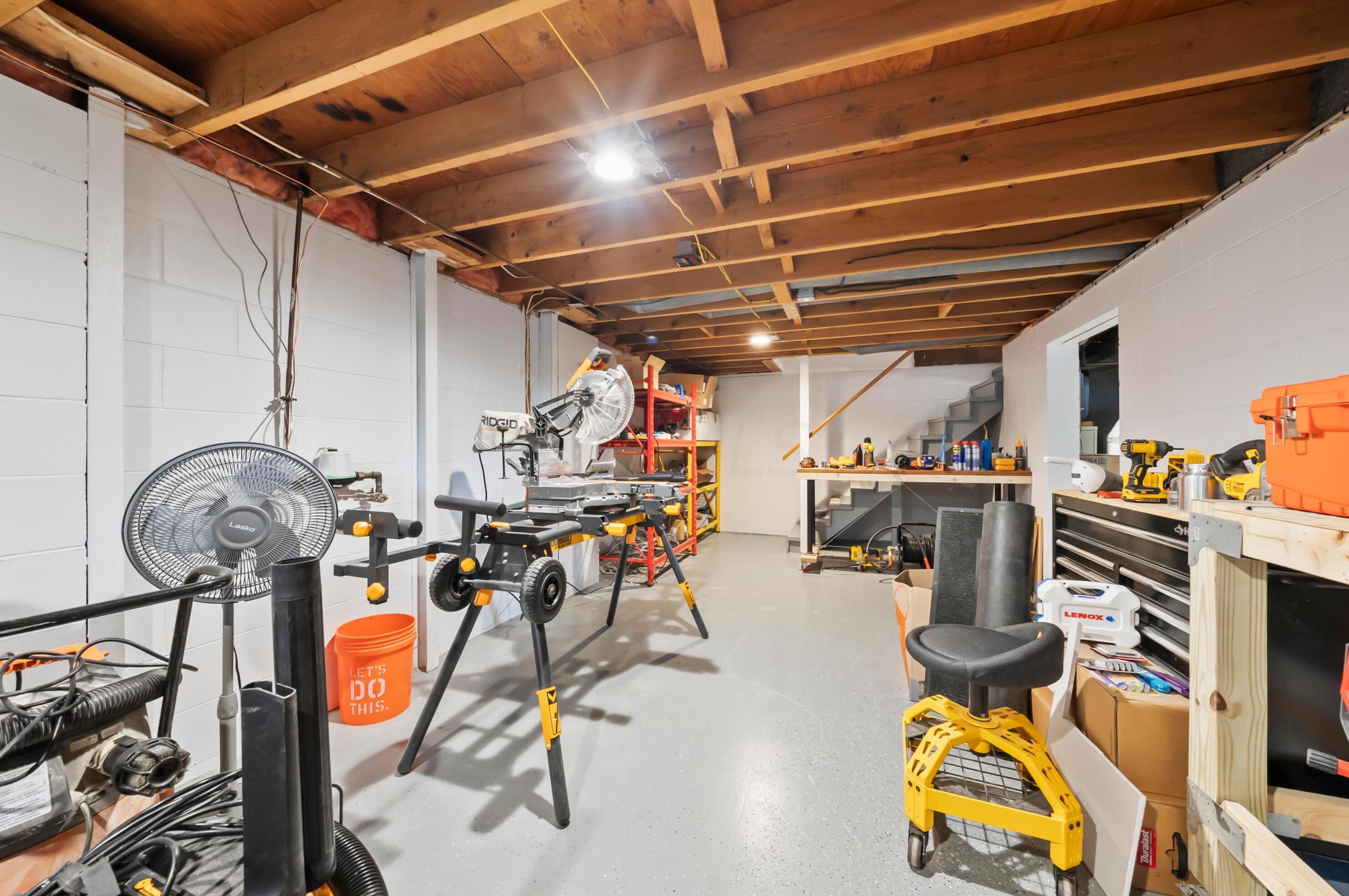 611 Jonsol Ct, Columbus OH  43230-3115 exterior