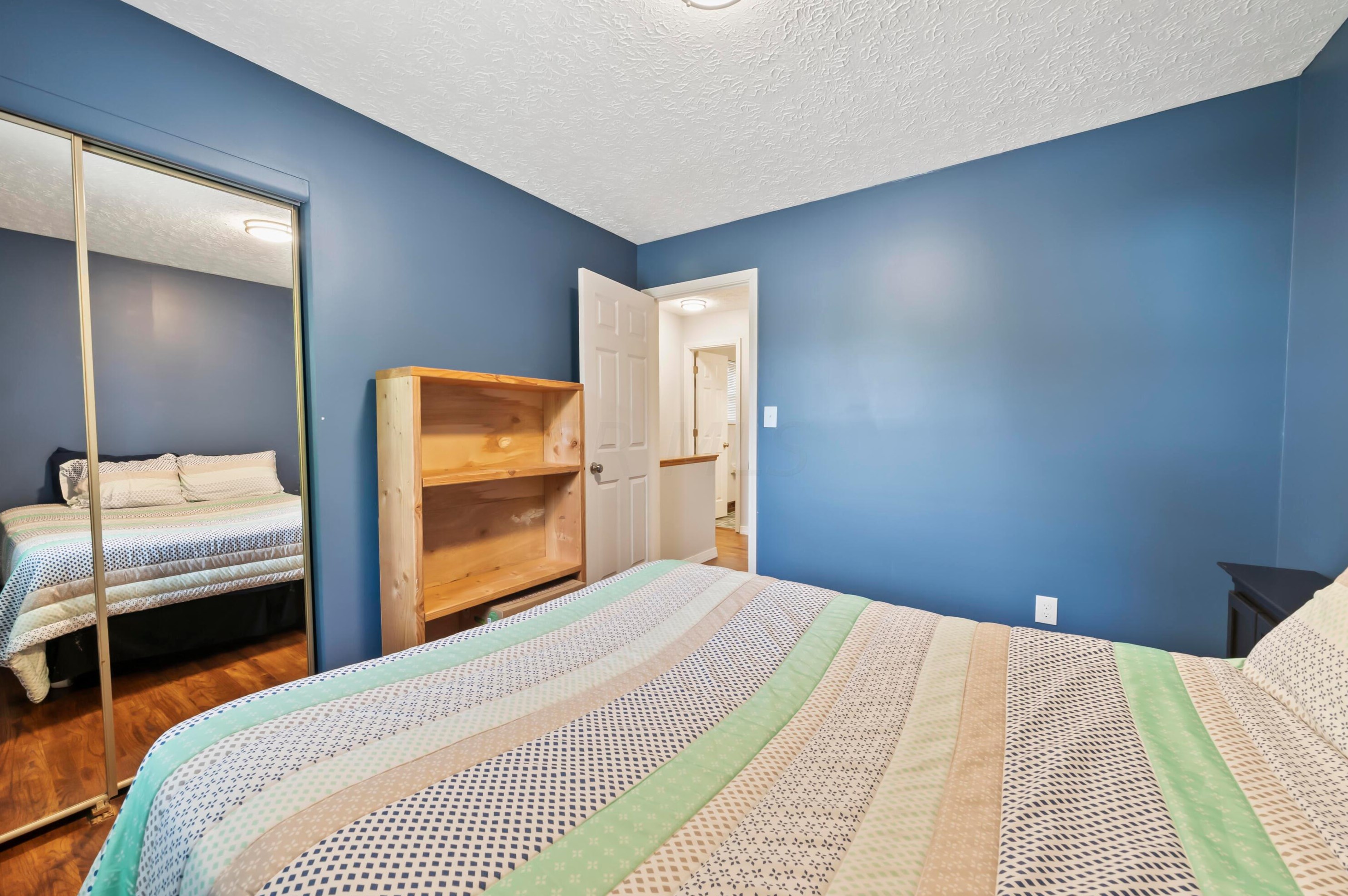 611 Jonsol Ct, Columbus OH  43230-3115 exterior