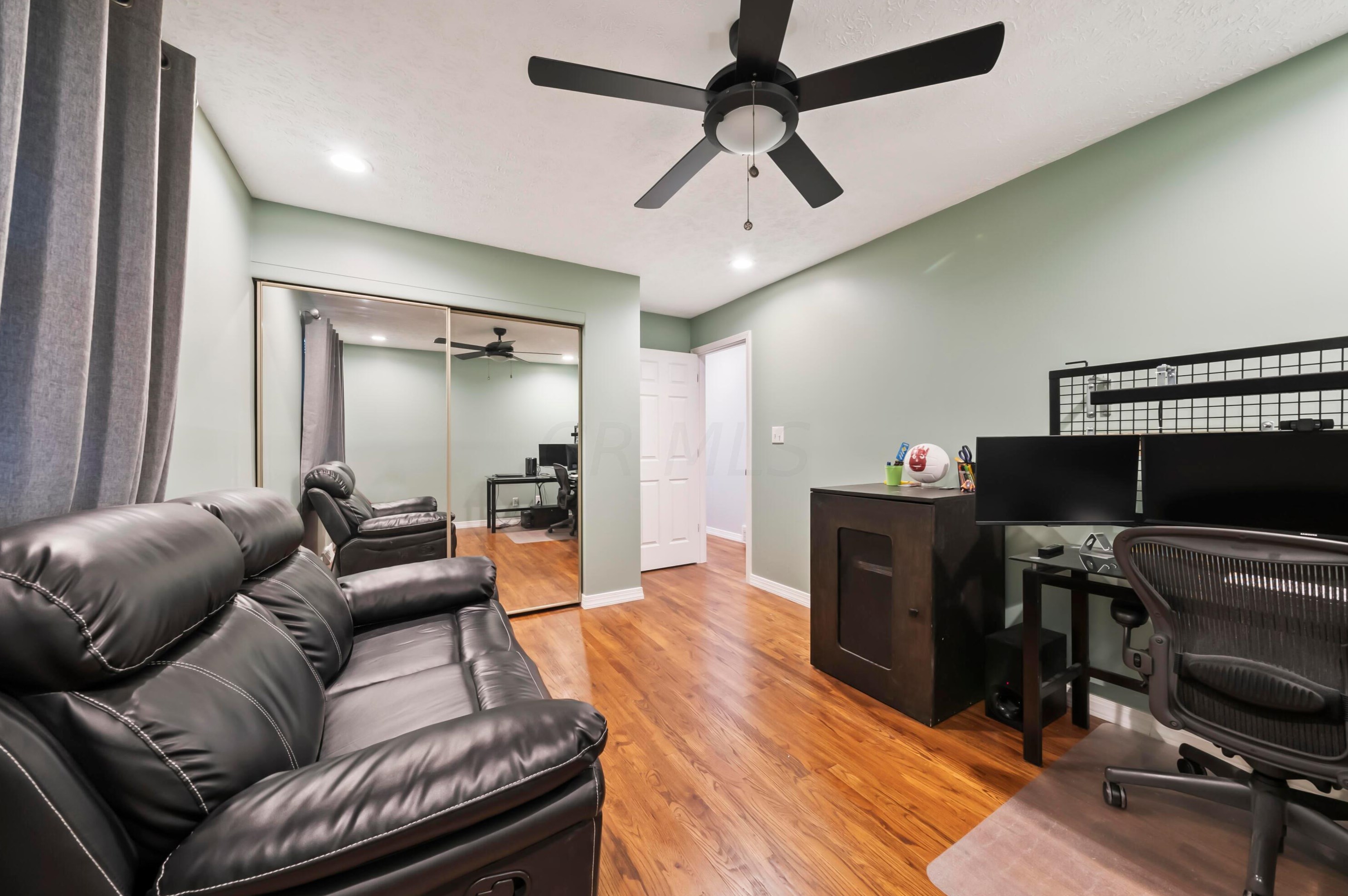 611 Jonsol Ct, Columbus OH  43230-3115 exterior