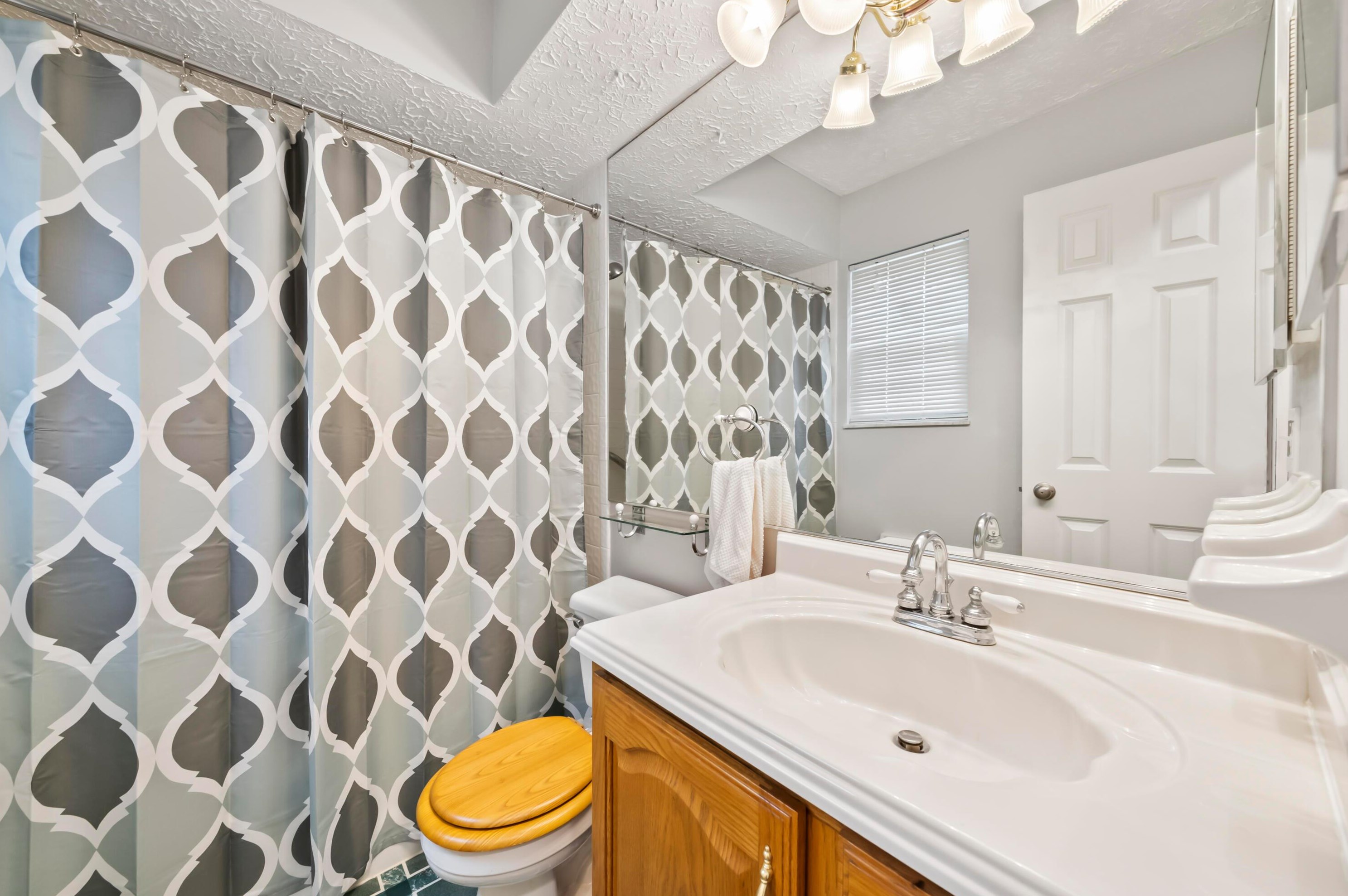 611 Jonsol Ct, Columbus OH  43230-3115 exterior