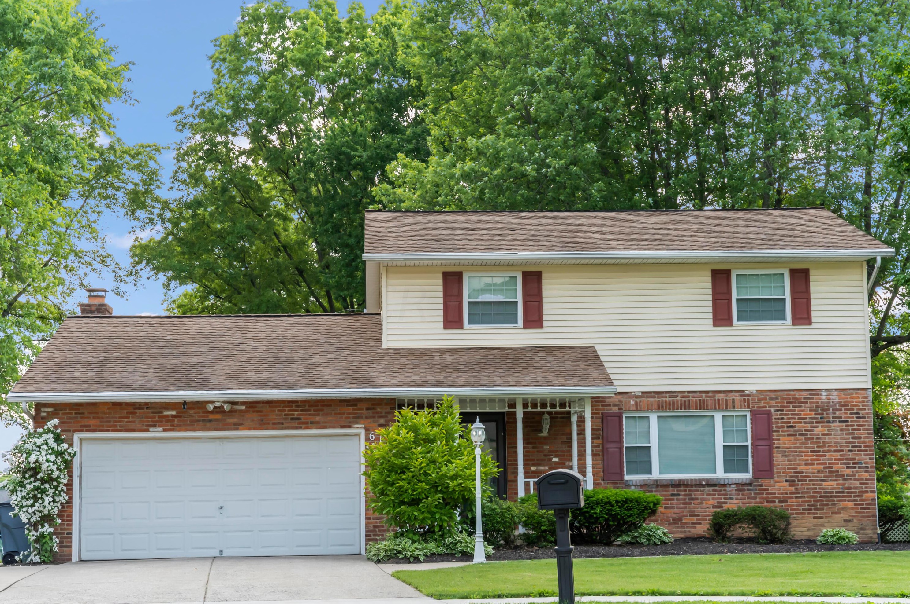 611 Jonsol Ct, Columbus OH  43230-3115 exterior